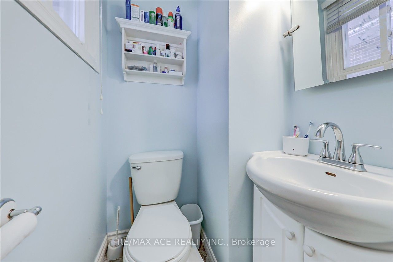 15 Strandhill Dr Property Photo 18