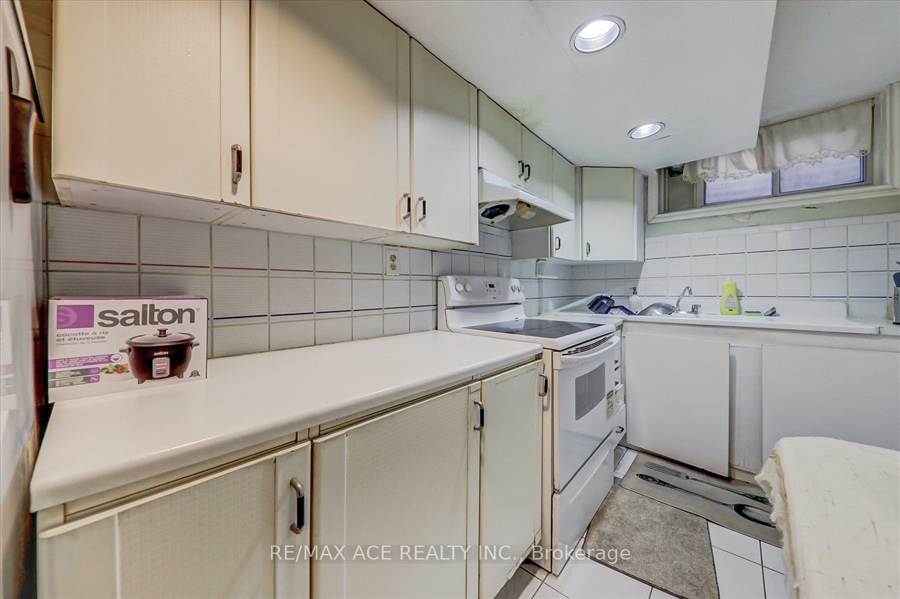 15 Strandhill Dr Property Photo 25