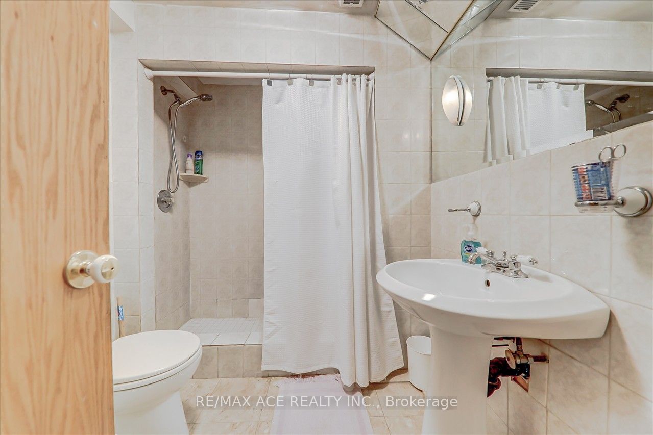 15 Strandhill Dr Property Photo 26