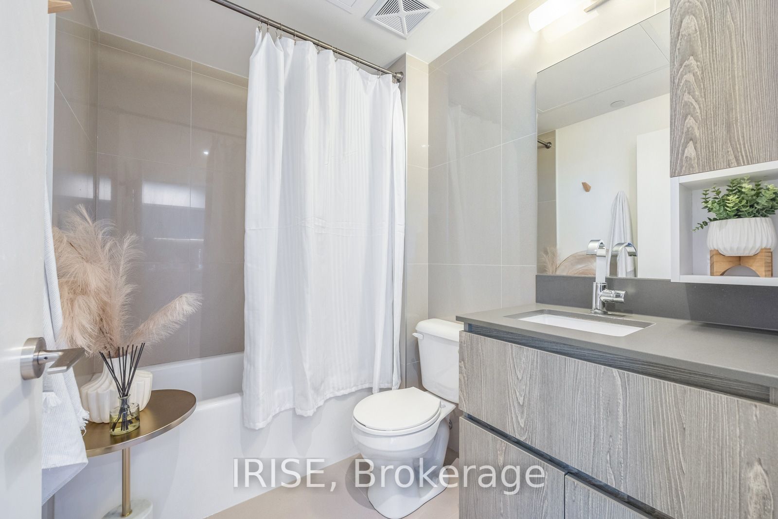 30 Baseball Pl 1021 Property Photo 24