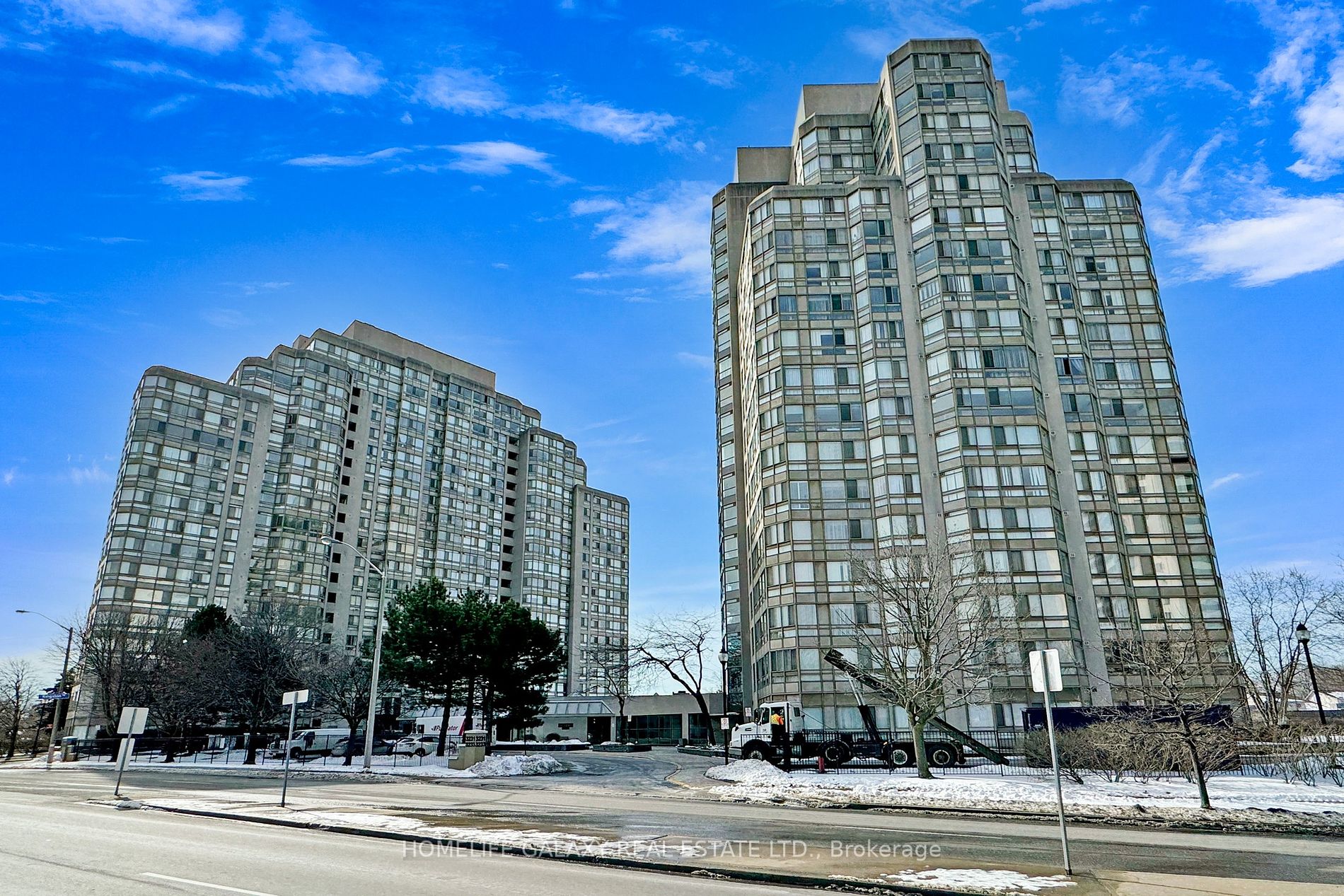 3231 Eglinton Ave E 20 Property Photo