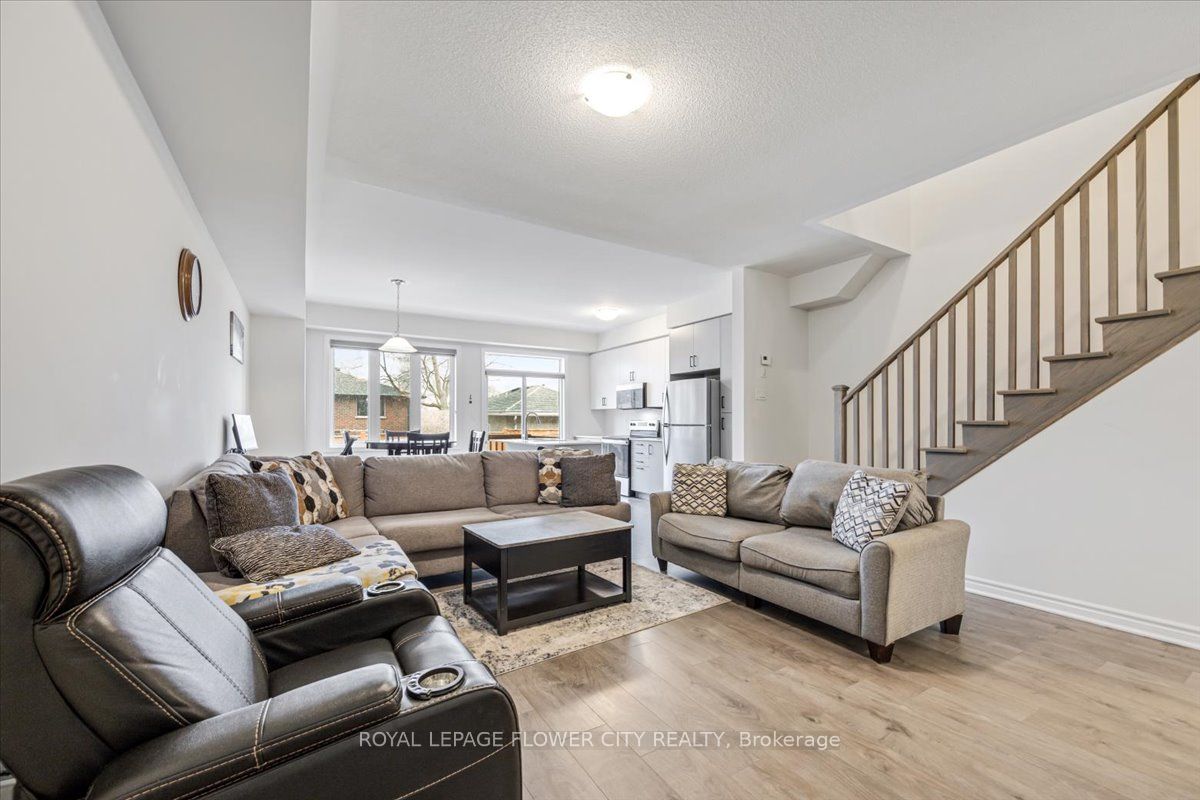338 Okanagan Path Property Photo 6