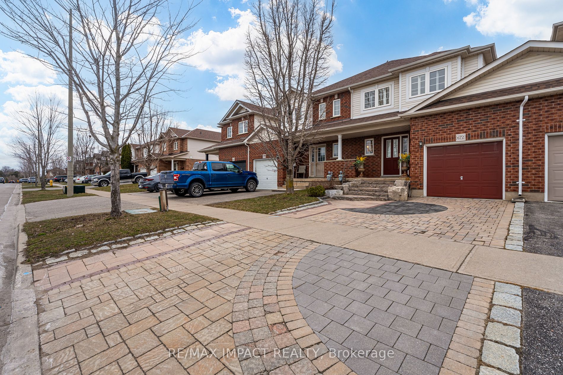 672 Coldstream Dr Property Photo 3