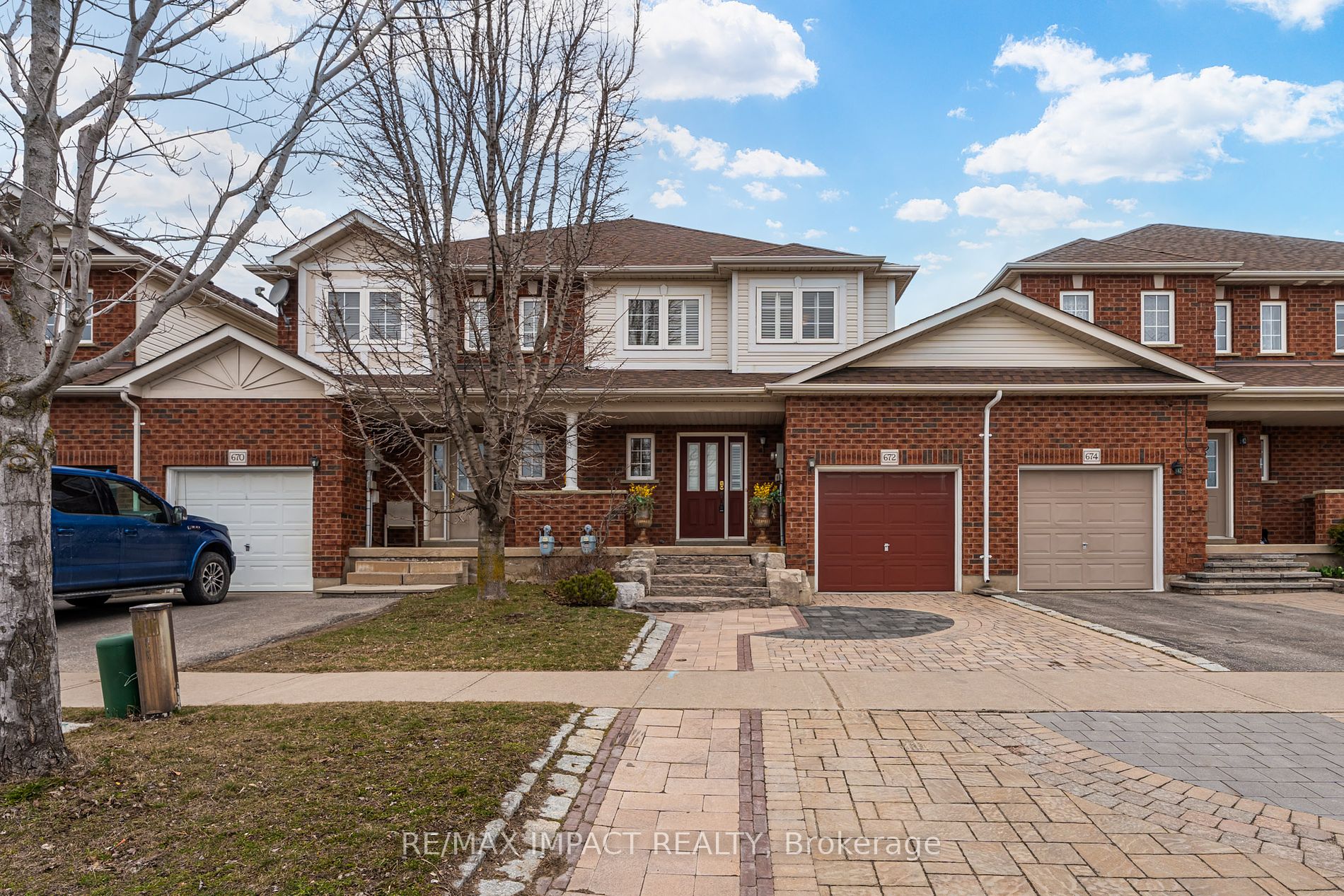 672 Coldstream Dr Property Photo 4