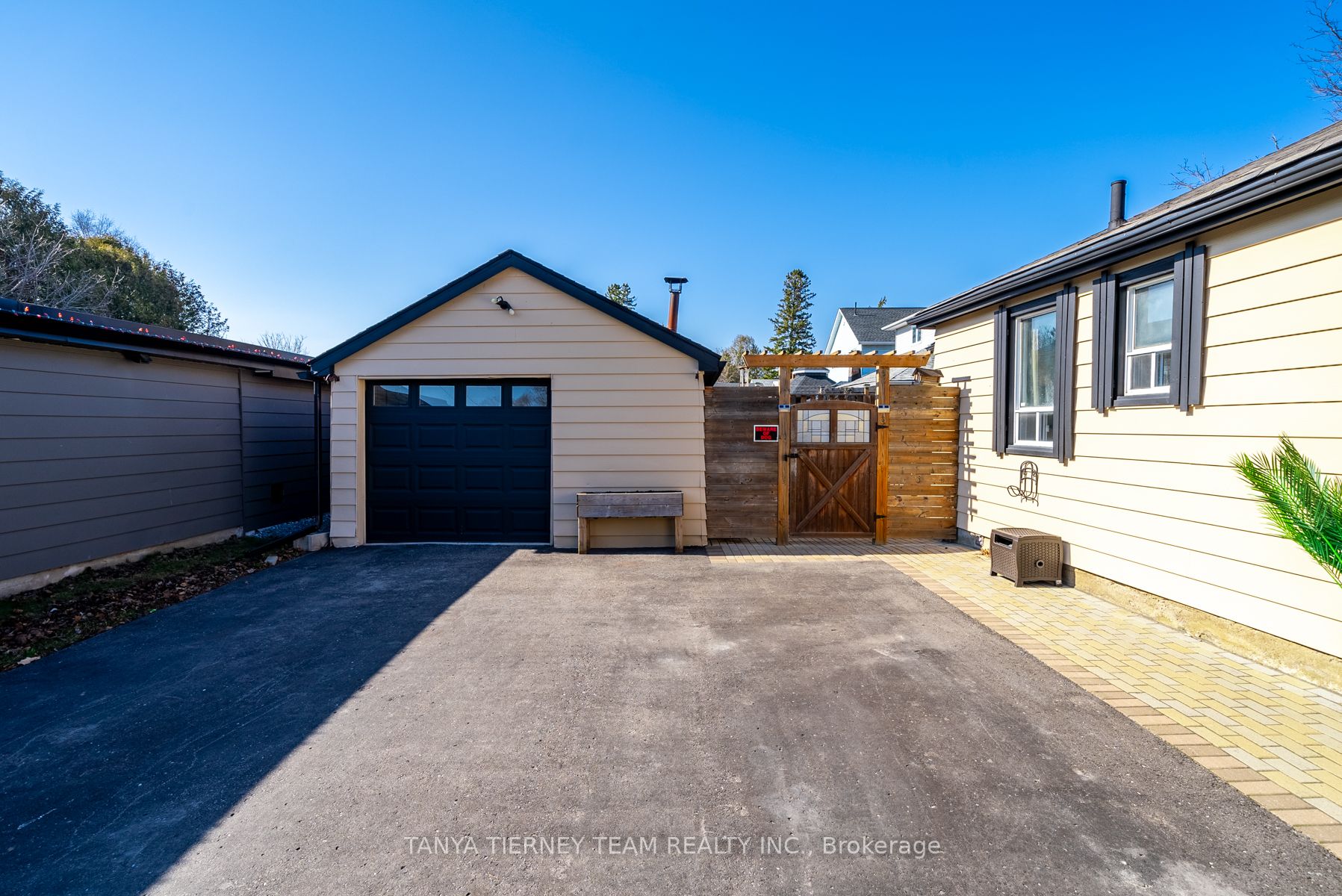20 Albert St Property Photo 3