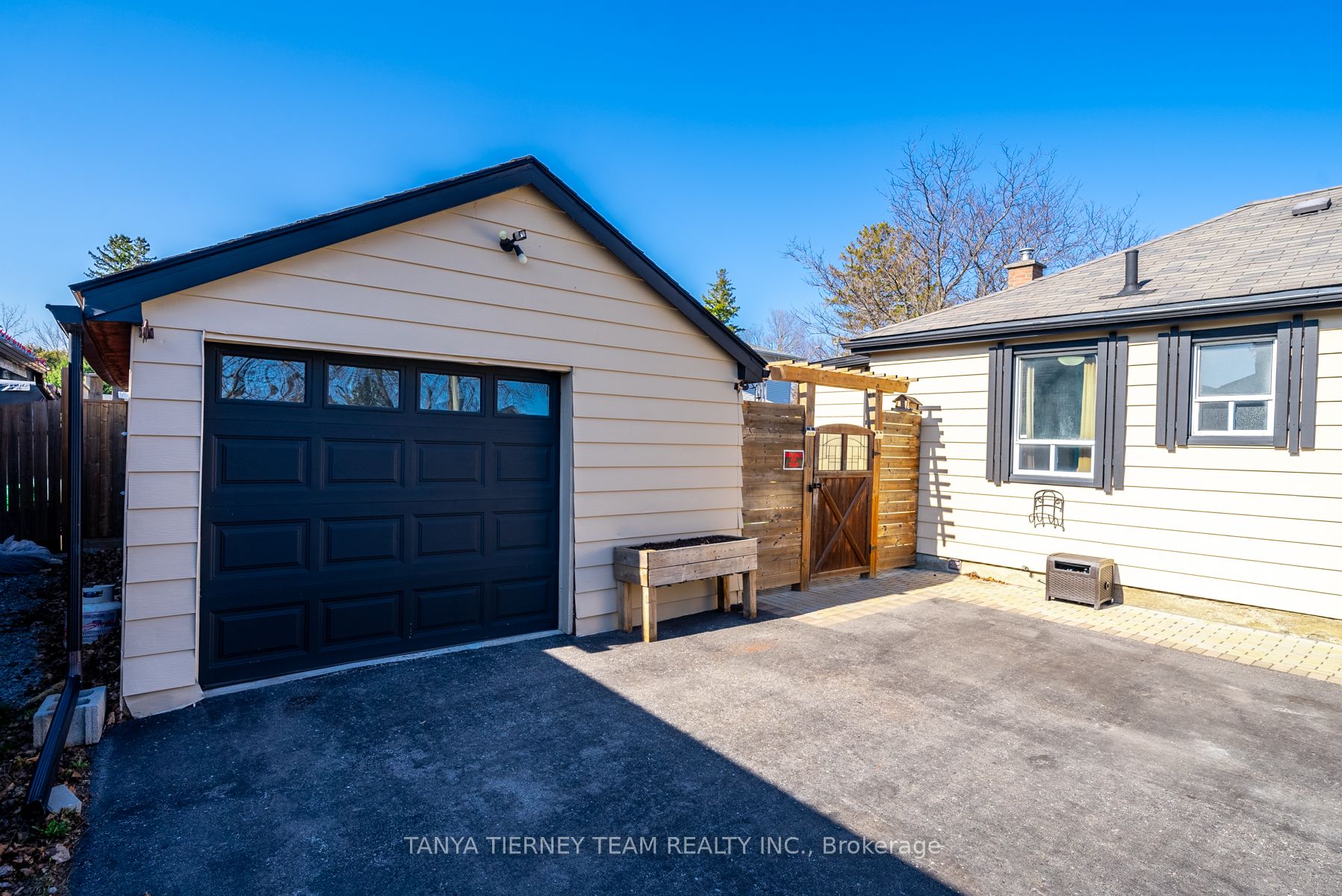 20 Albert St Property Photo 40