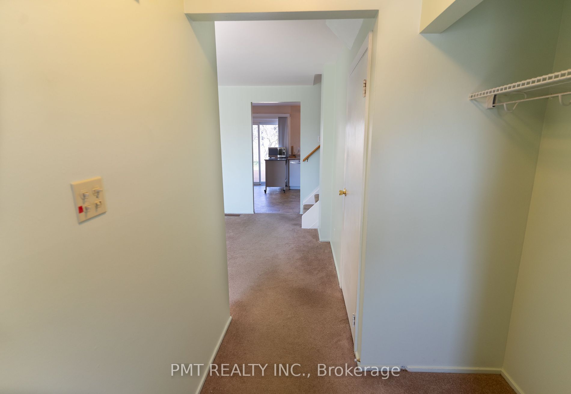 728 Krosno Blvd Property Photo 9