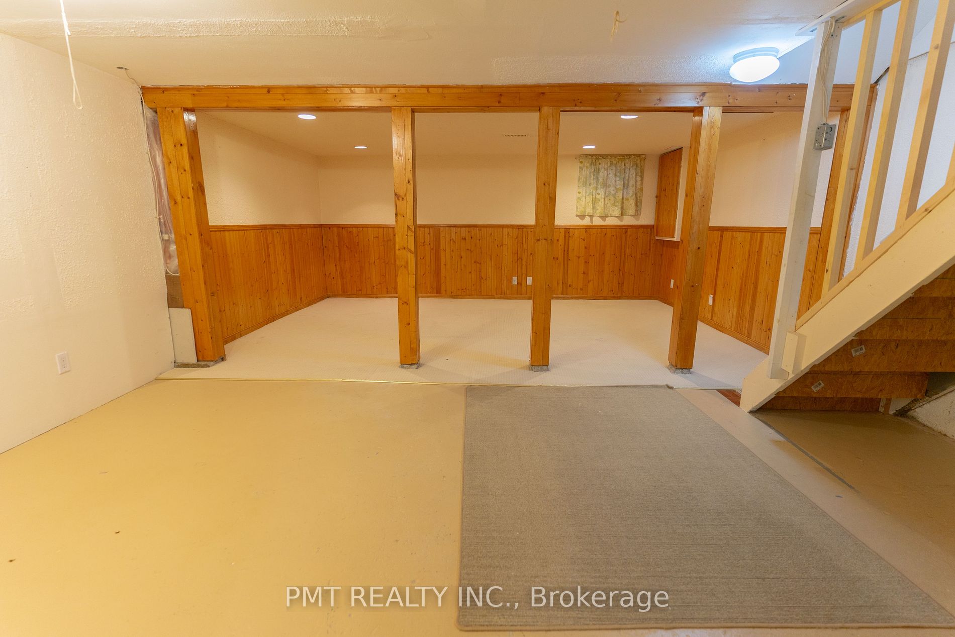 728 Krosno Blvd Property Photo 13