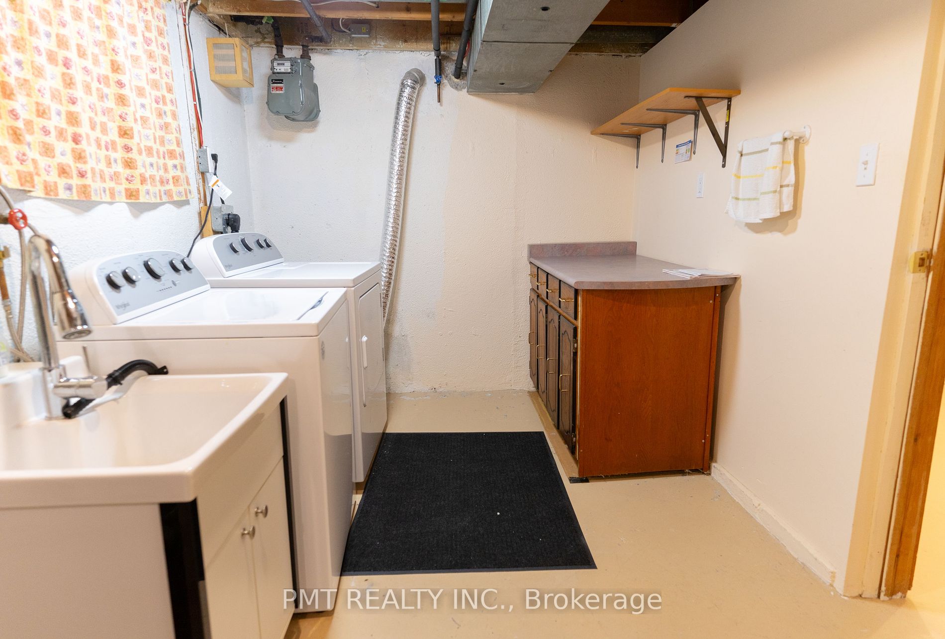 728 Krosno Blvd Property Photo 14