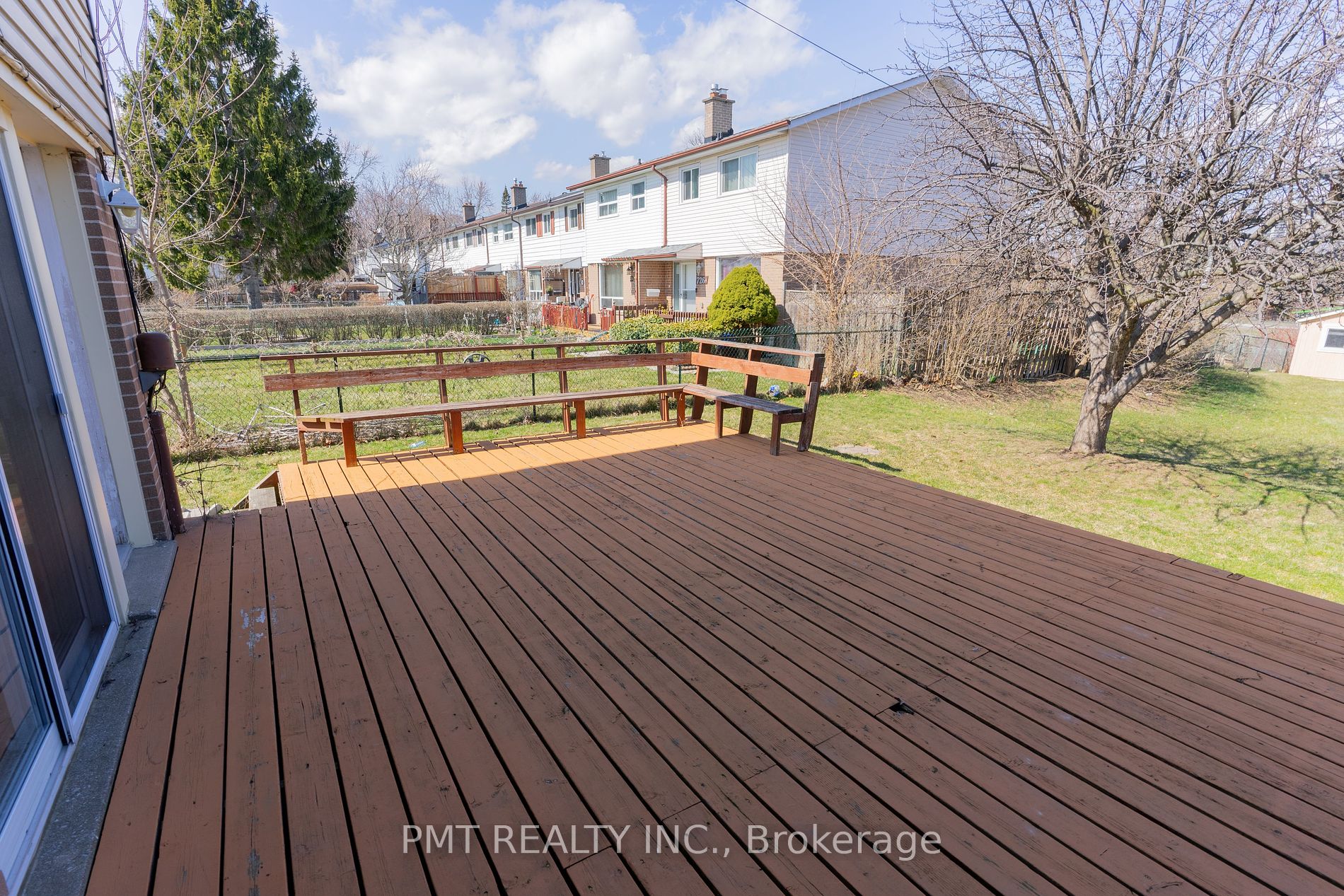 728 Krosno Blvd Property Photo 17