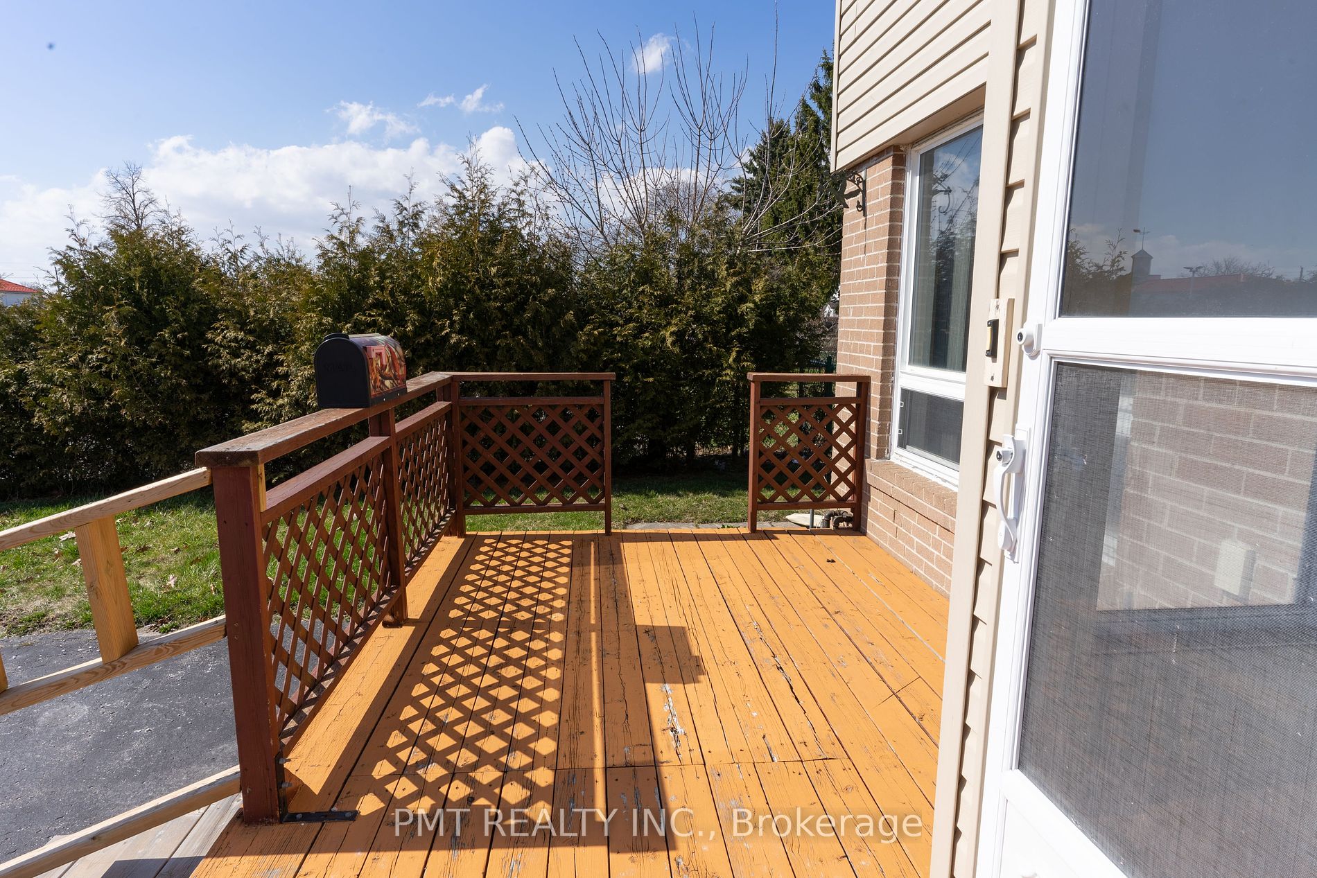 728 Krosno Blvd Property Photo 18