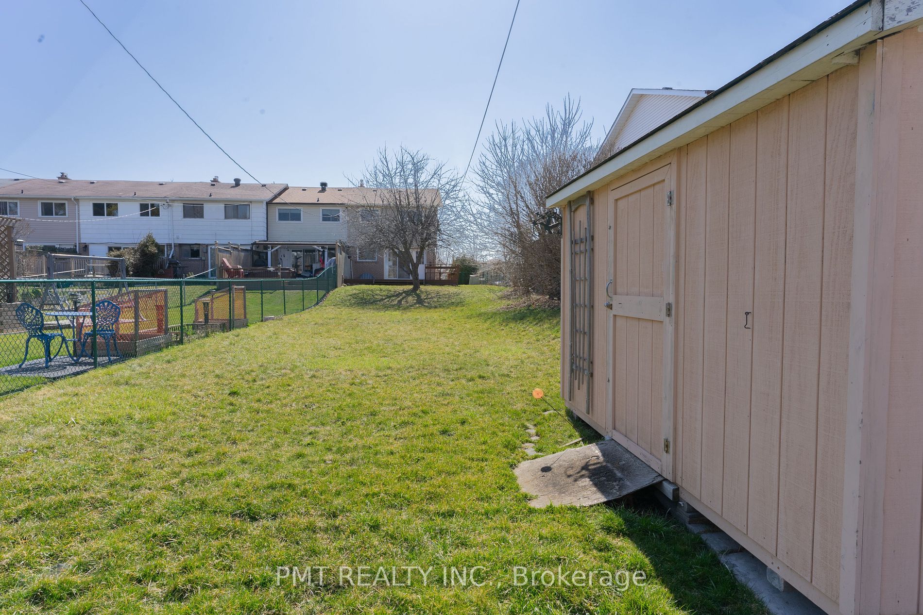 728 Krosno Blvd Property Photo 20