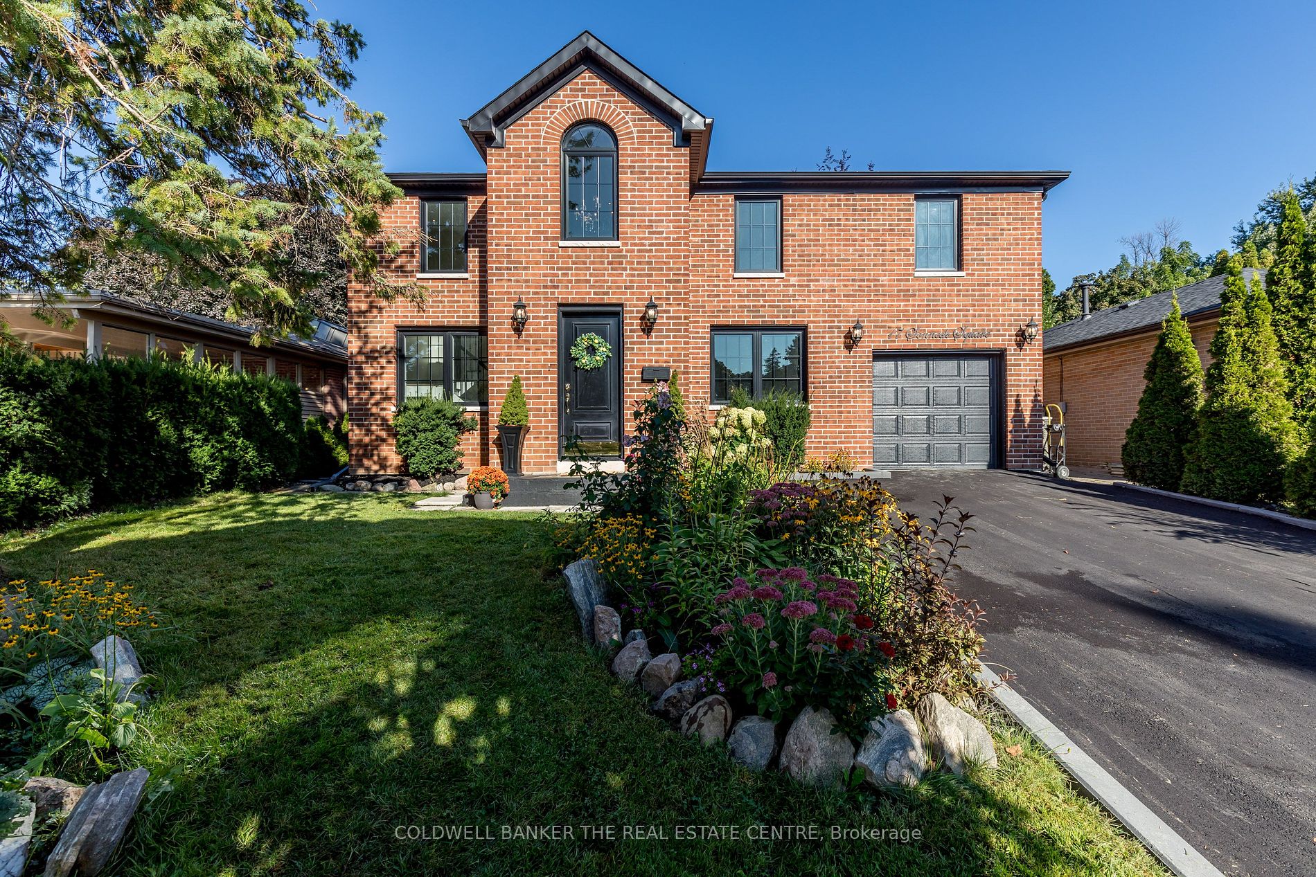 17 Sonneck Sq Property Photo 1