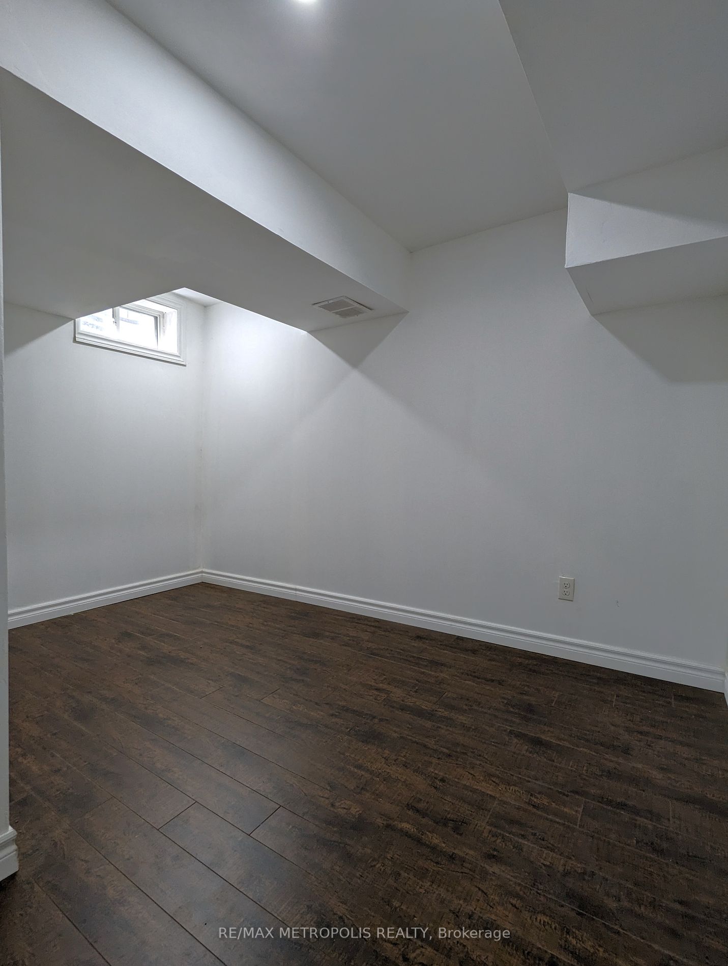 18 Woodlawn Crt Property Photo 4
