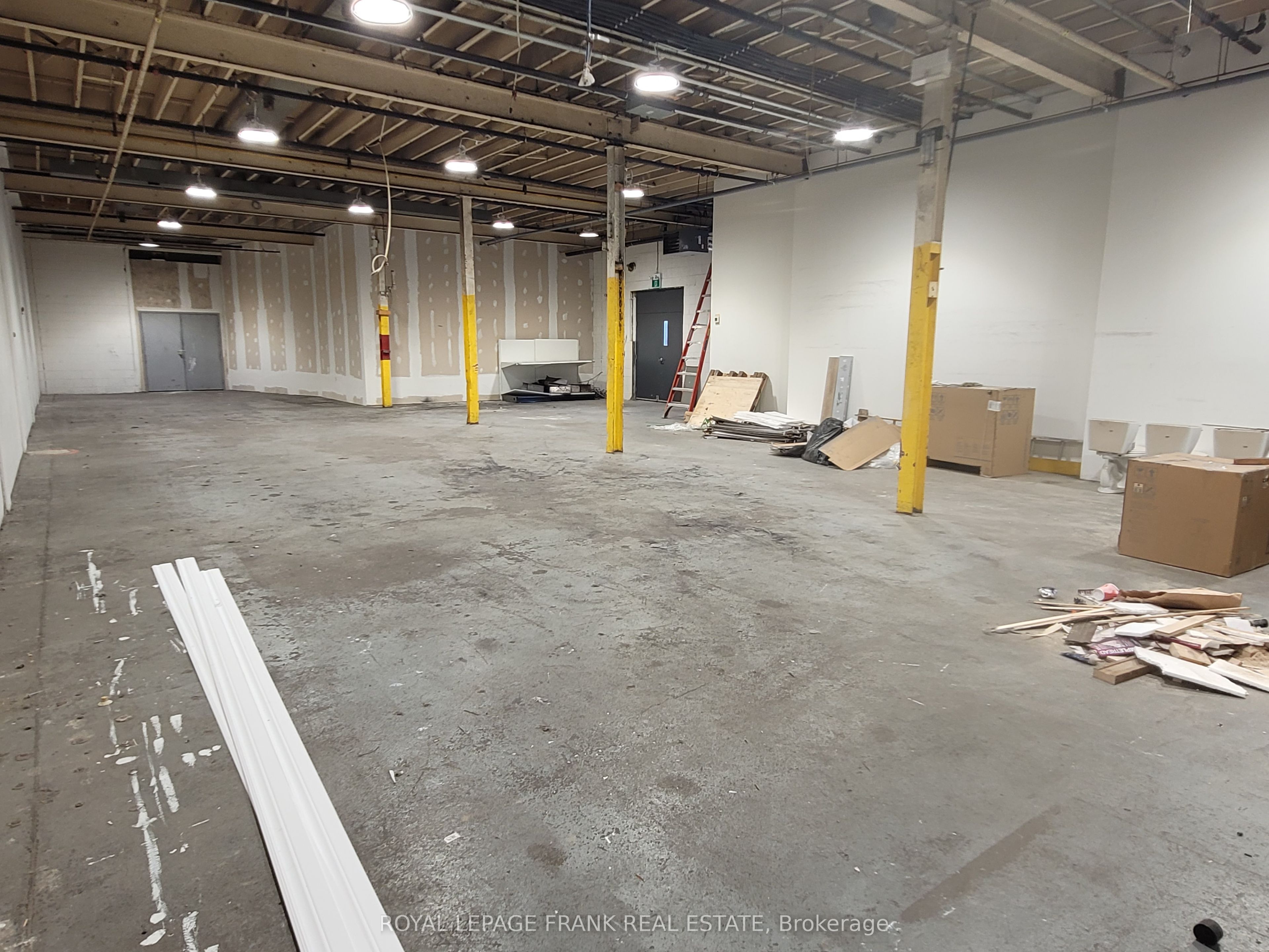 #f&e1 - 240 Simpson Avenue Property Photo 15