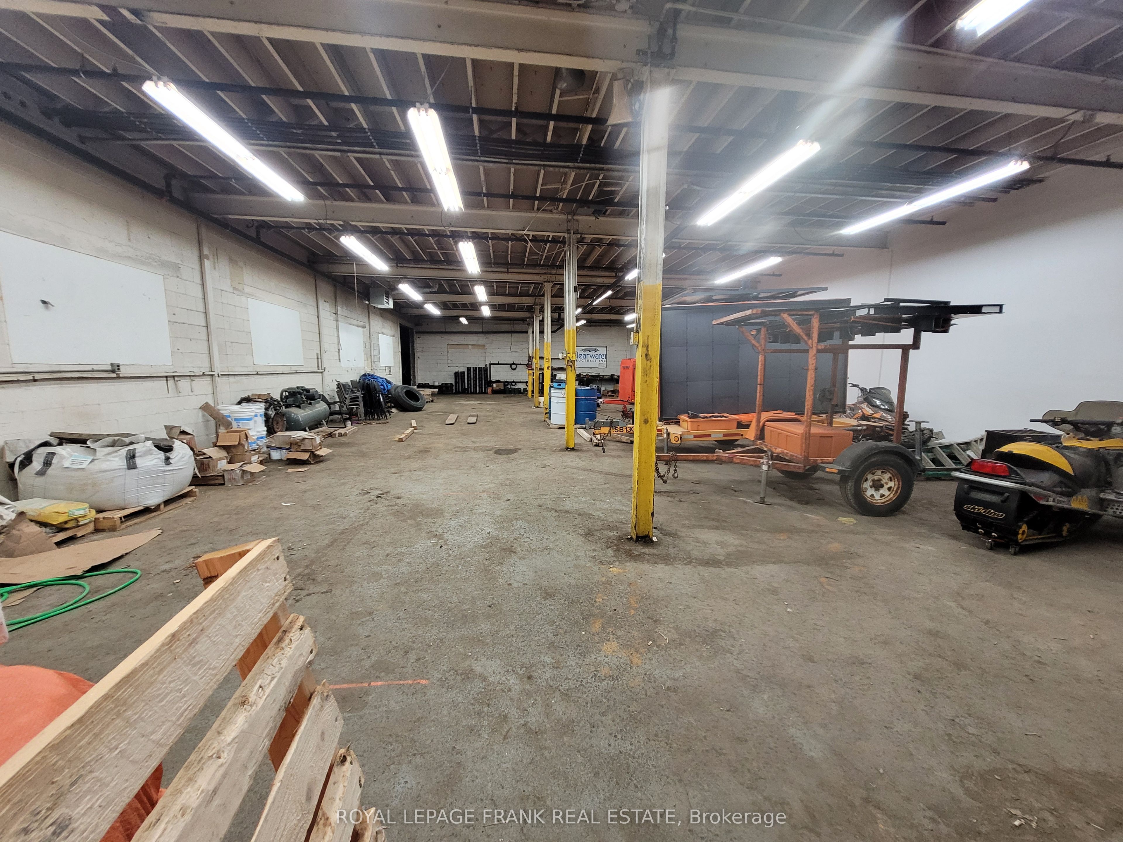#f2 - 240 Simpson Avenue Property Photo 3