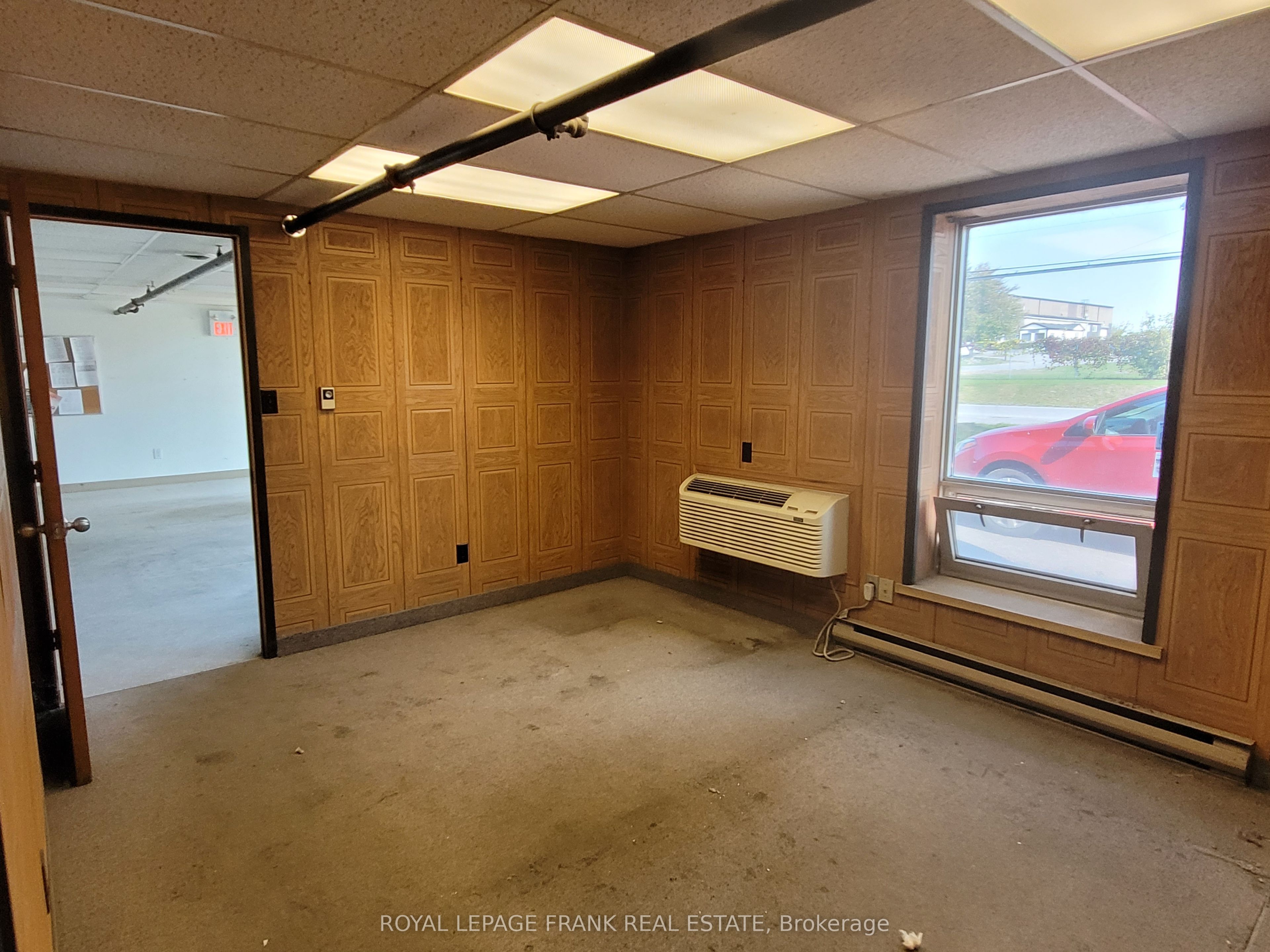 #f2 - 240 Simpson Avenue Property Photo 9
