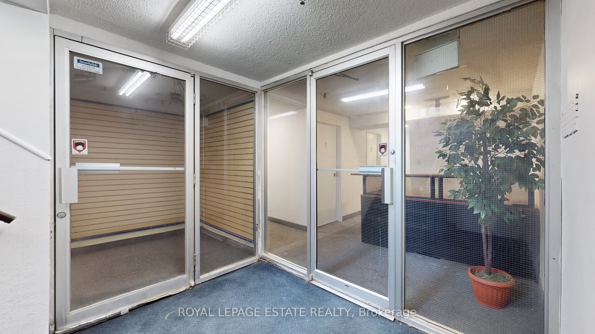 #b101 - 2558 Danforth Avenue Property Photo 2