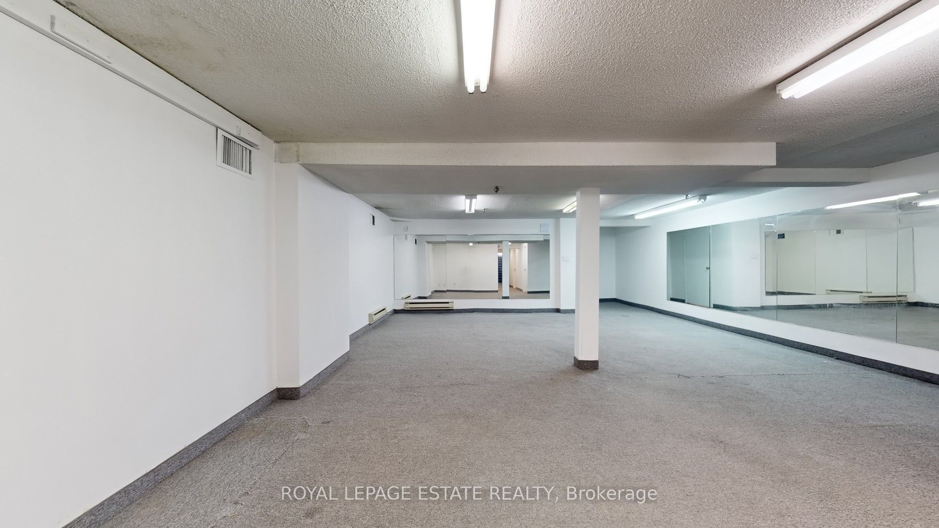 #b101 - 2558 Danforth Avenue Property Photo 8