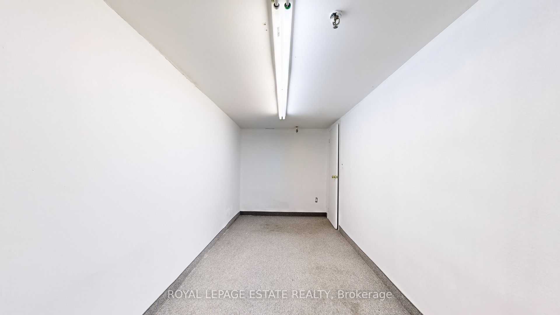 #b101 - 2558 Danforth Avenue Property Photo 17