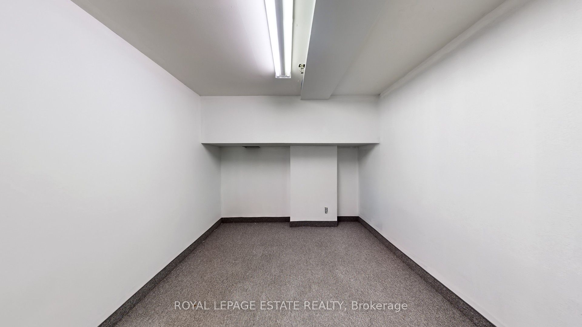 #b101 - 2558 Danforth Avenue Property Photo 20