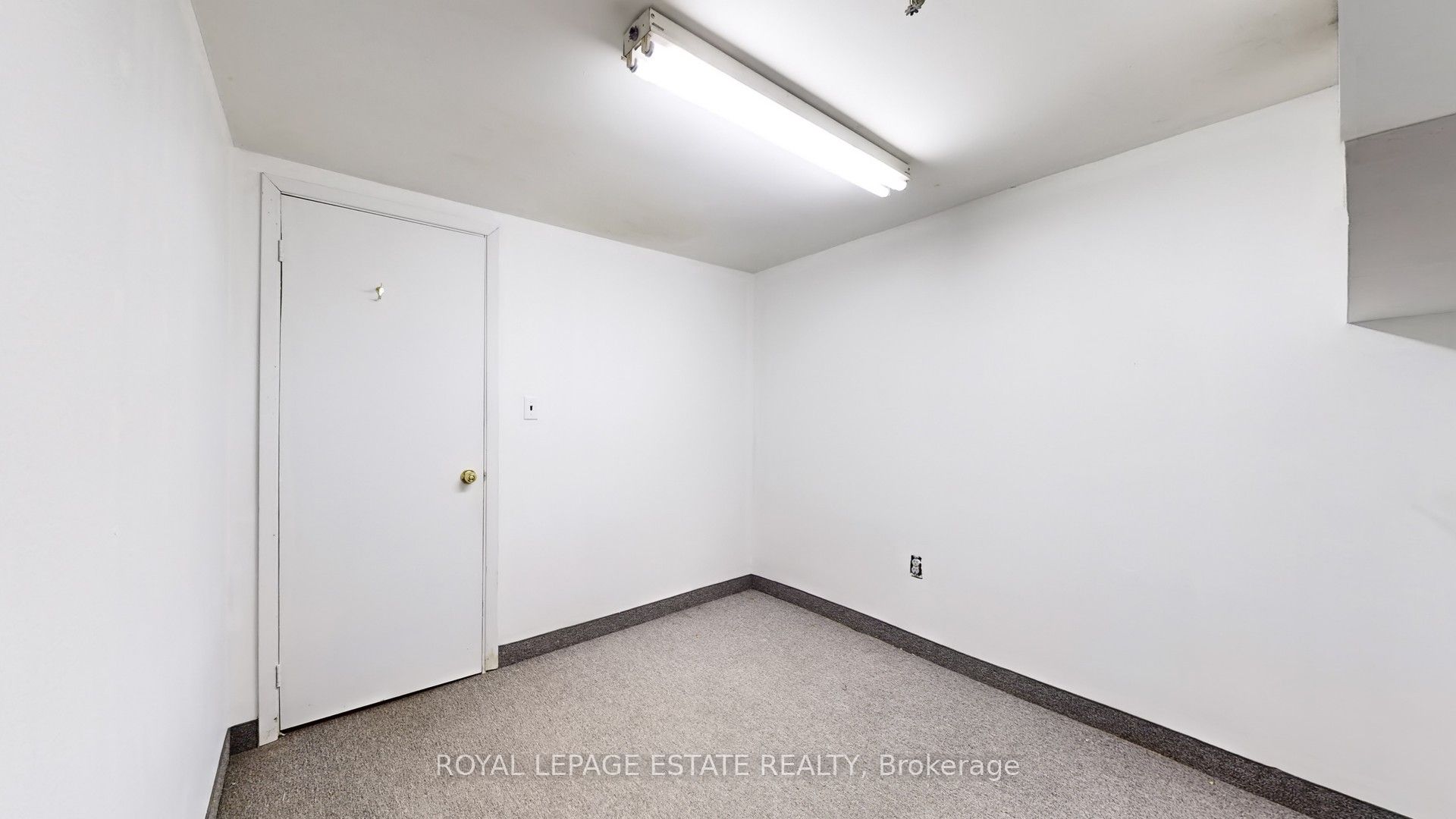 #b101 - 2558 Danforth Avenue Property Photo 23