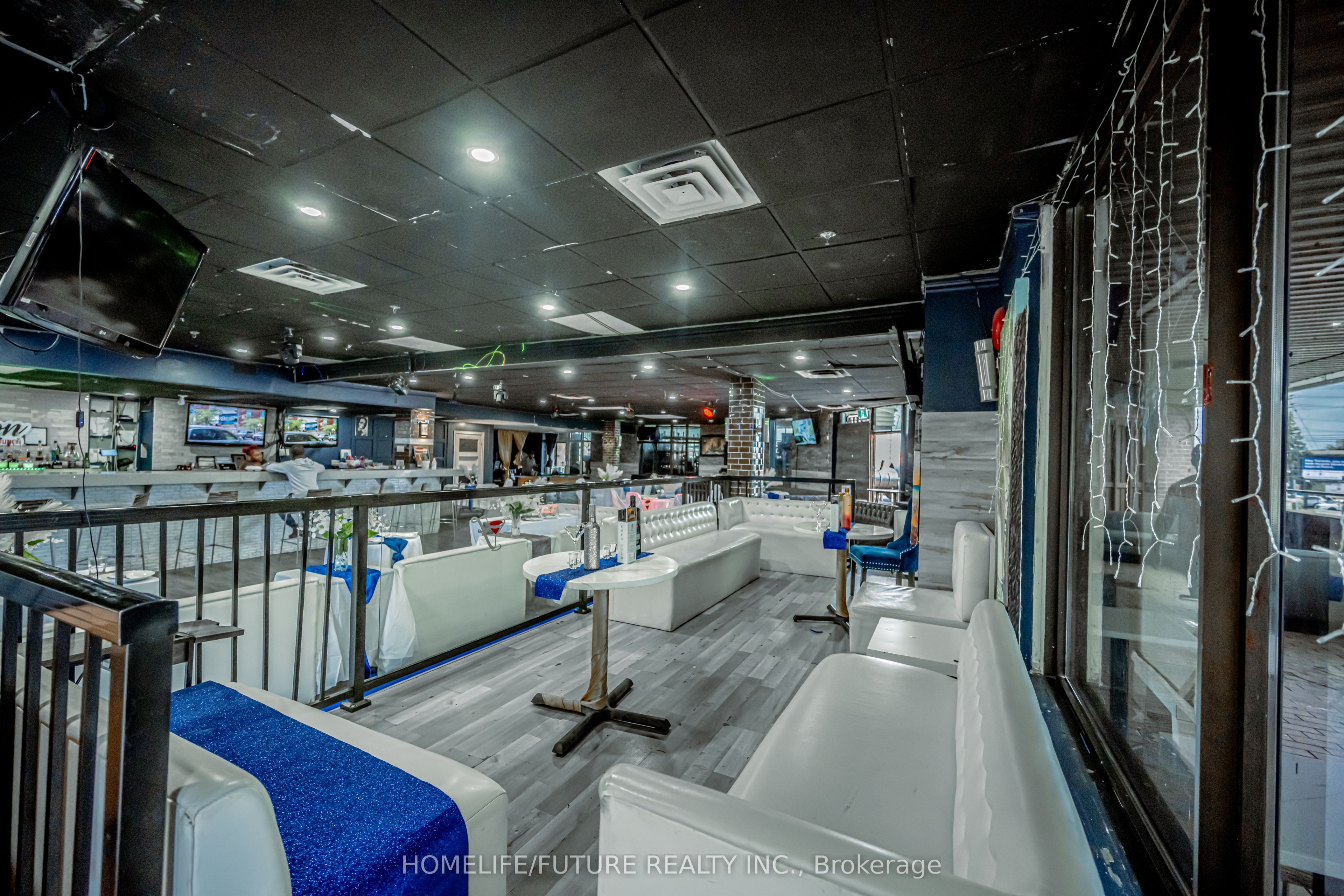 #202/203 - 880 Ellesmere Road Property Photo 6