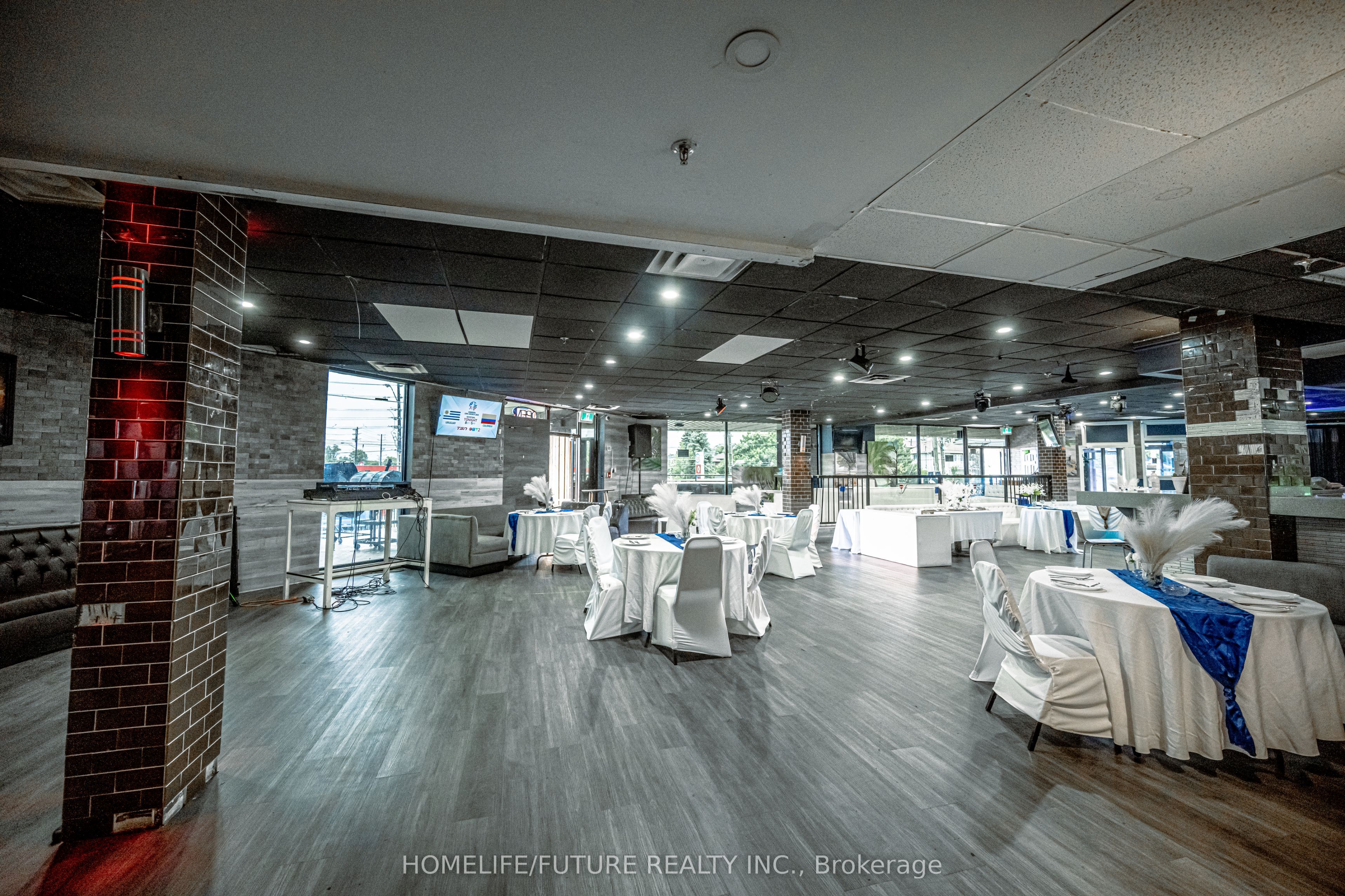 #202/203 - 880 Ellesmere Road Property Photo 8