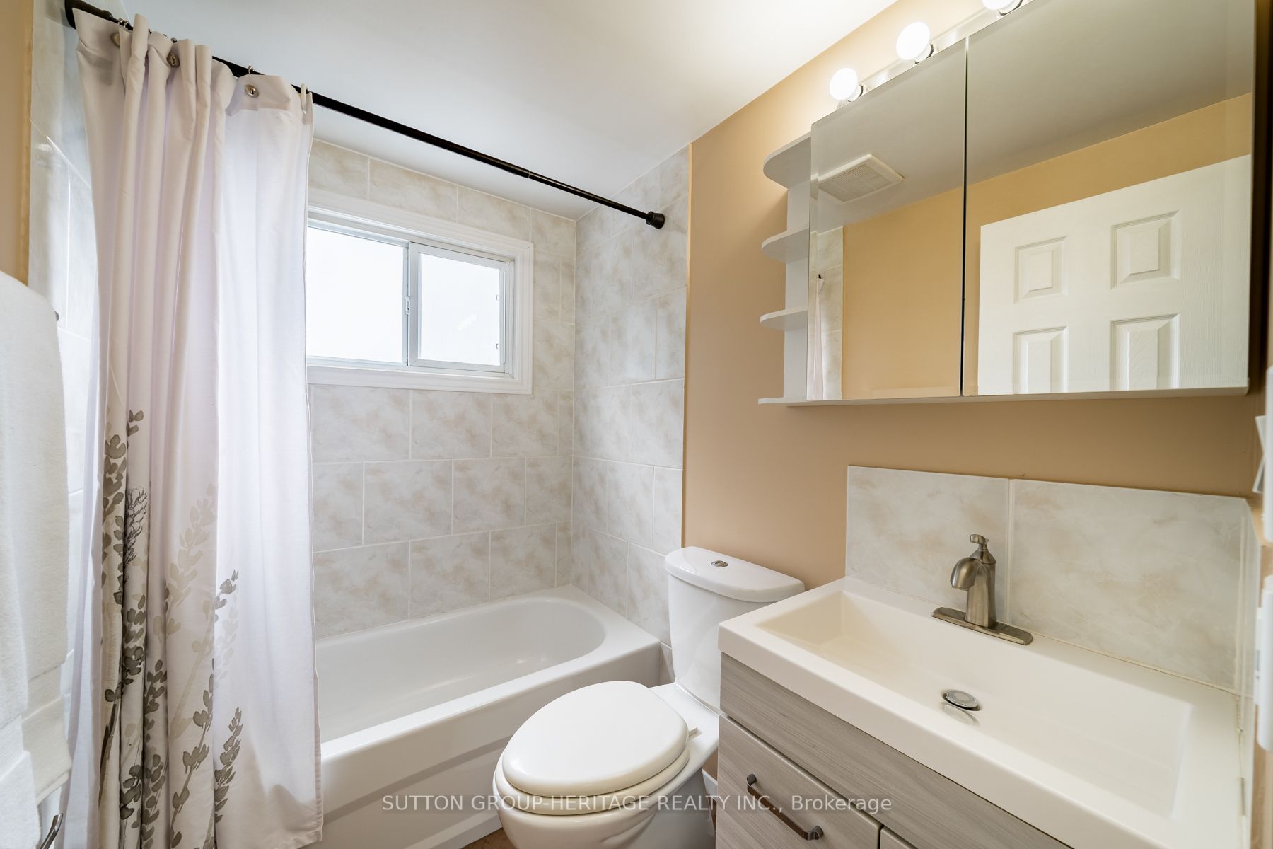 1267 Oxford St Property Photo 9