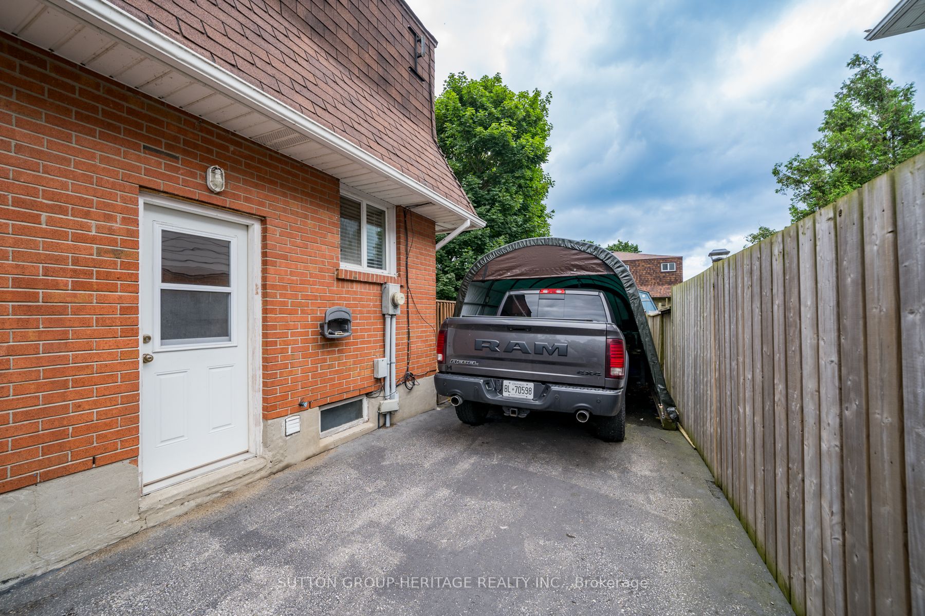 1267 Oxford St Property Photo 16
