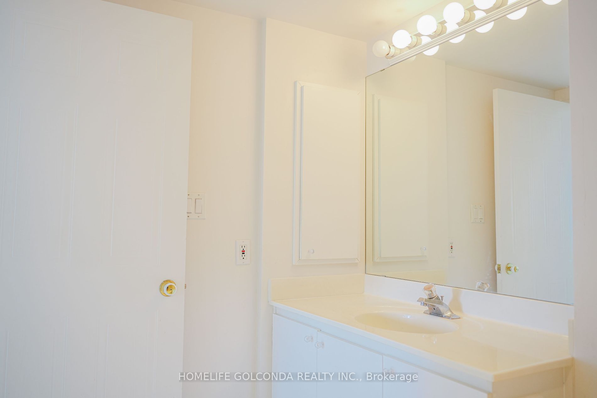 225 Bamburgh Circ 07 Property Photo 14
