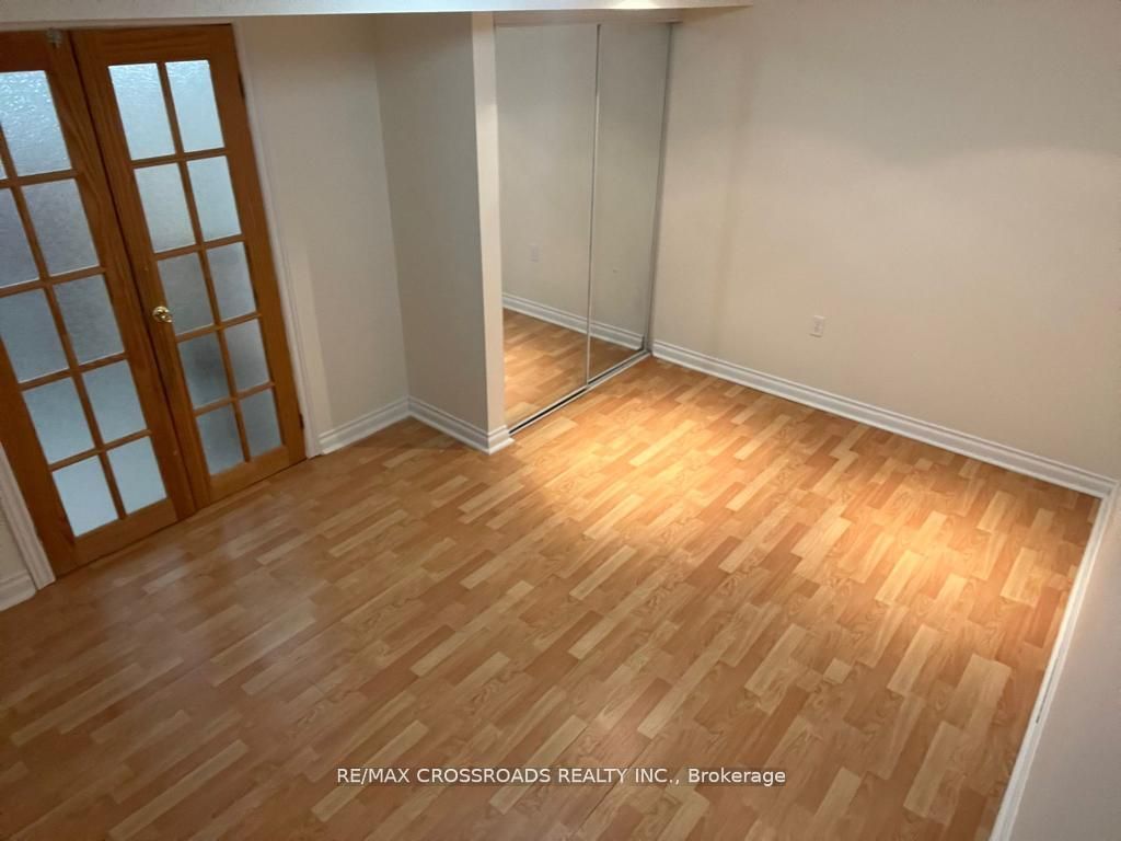 27 Bobolink Ave Property Photo 3