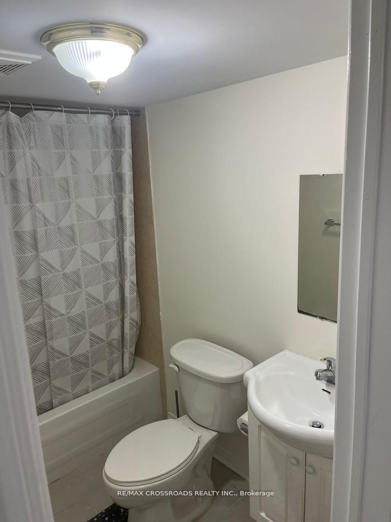 27 Bobolink Ave Property Photo 5