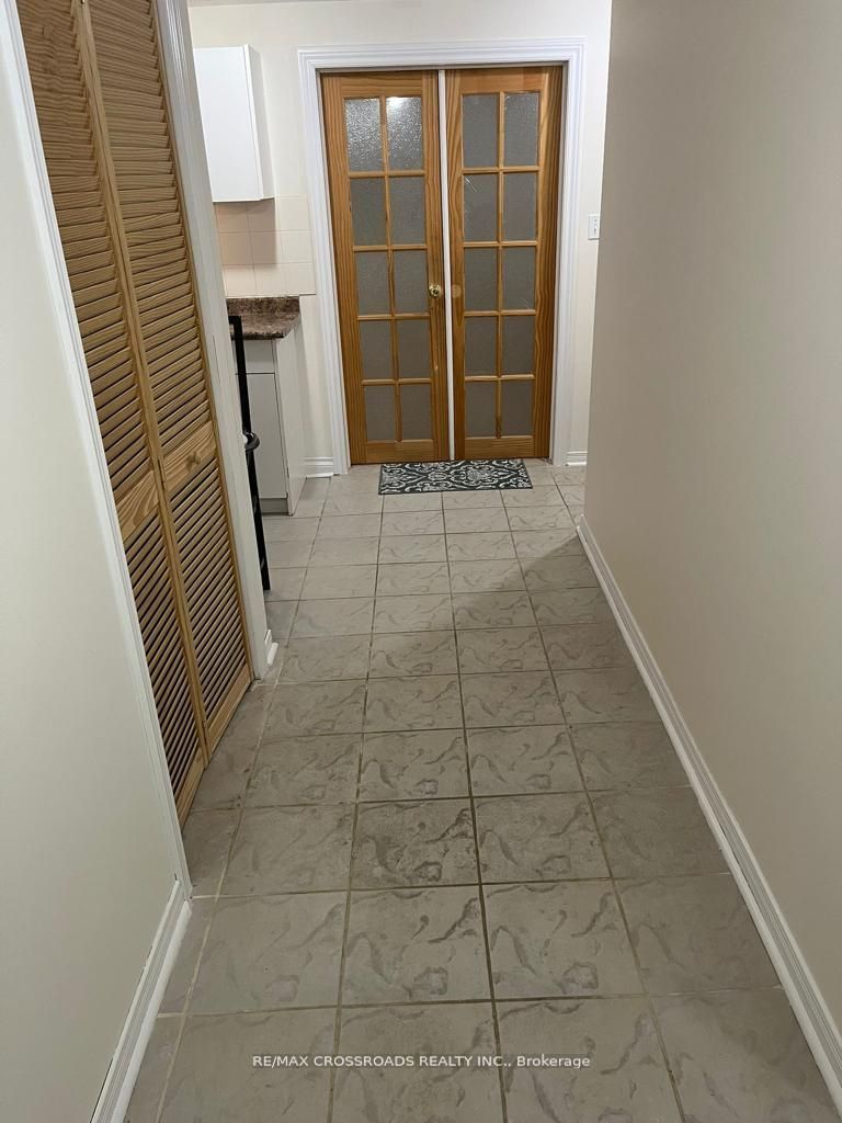 27 Bobolink Ave Property Photo 6
