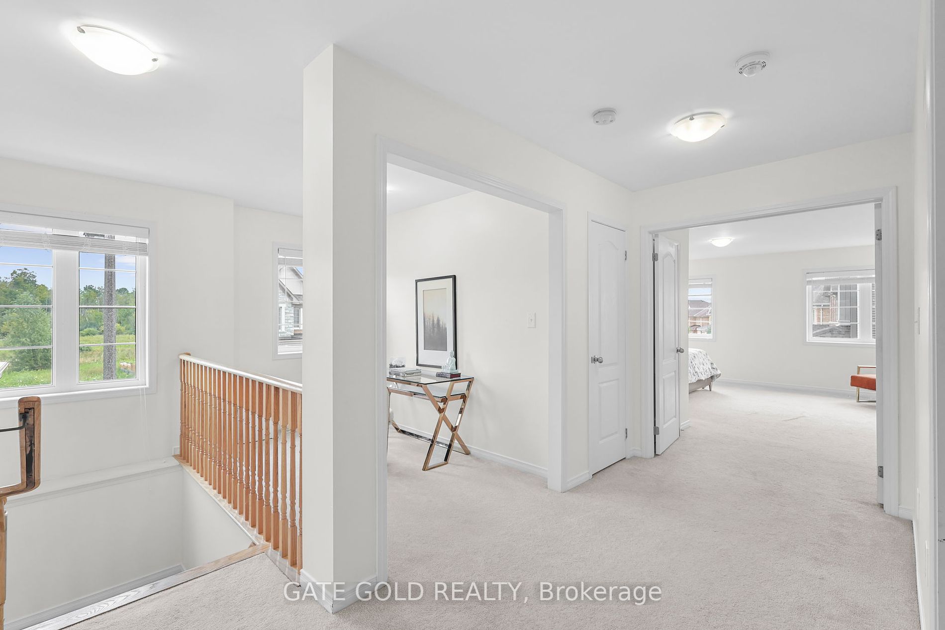 2560 Bandsman Cres Property Photo 8