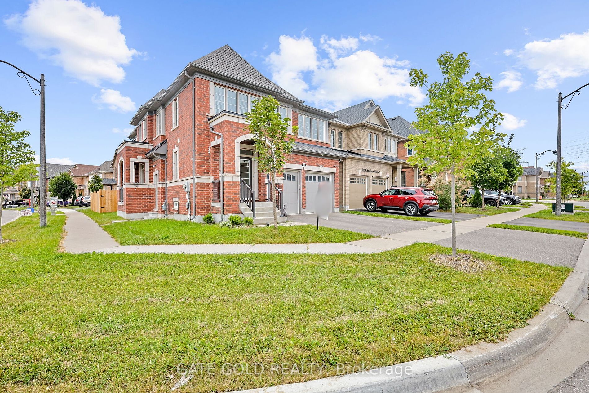 2560 Bandsman Cres Property Photo 12