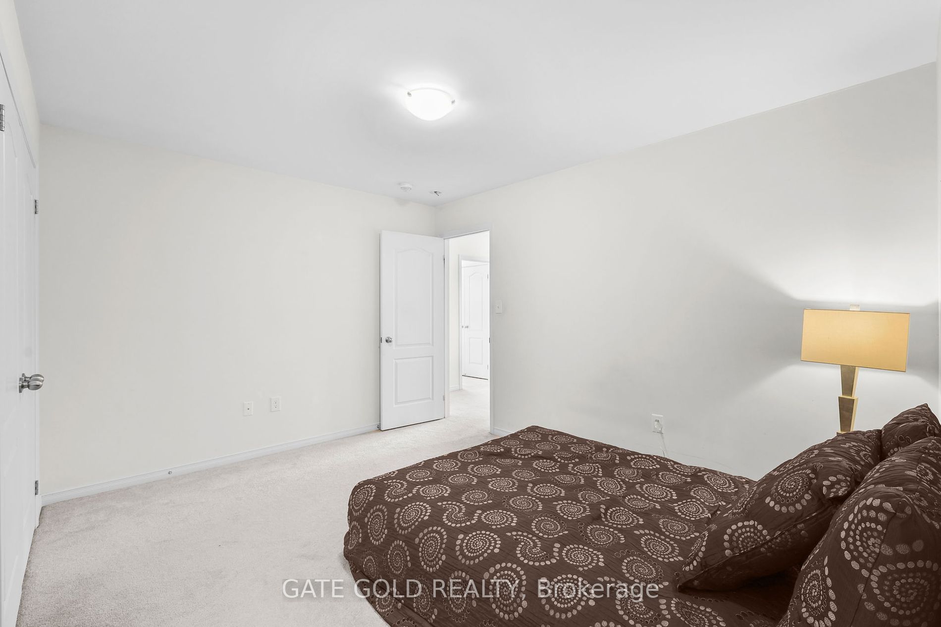 2560 Bandsman Cres Property Photo 21