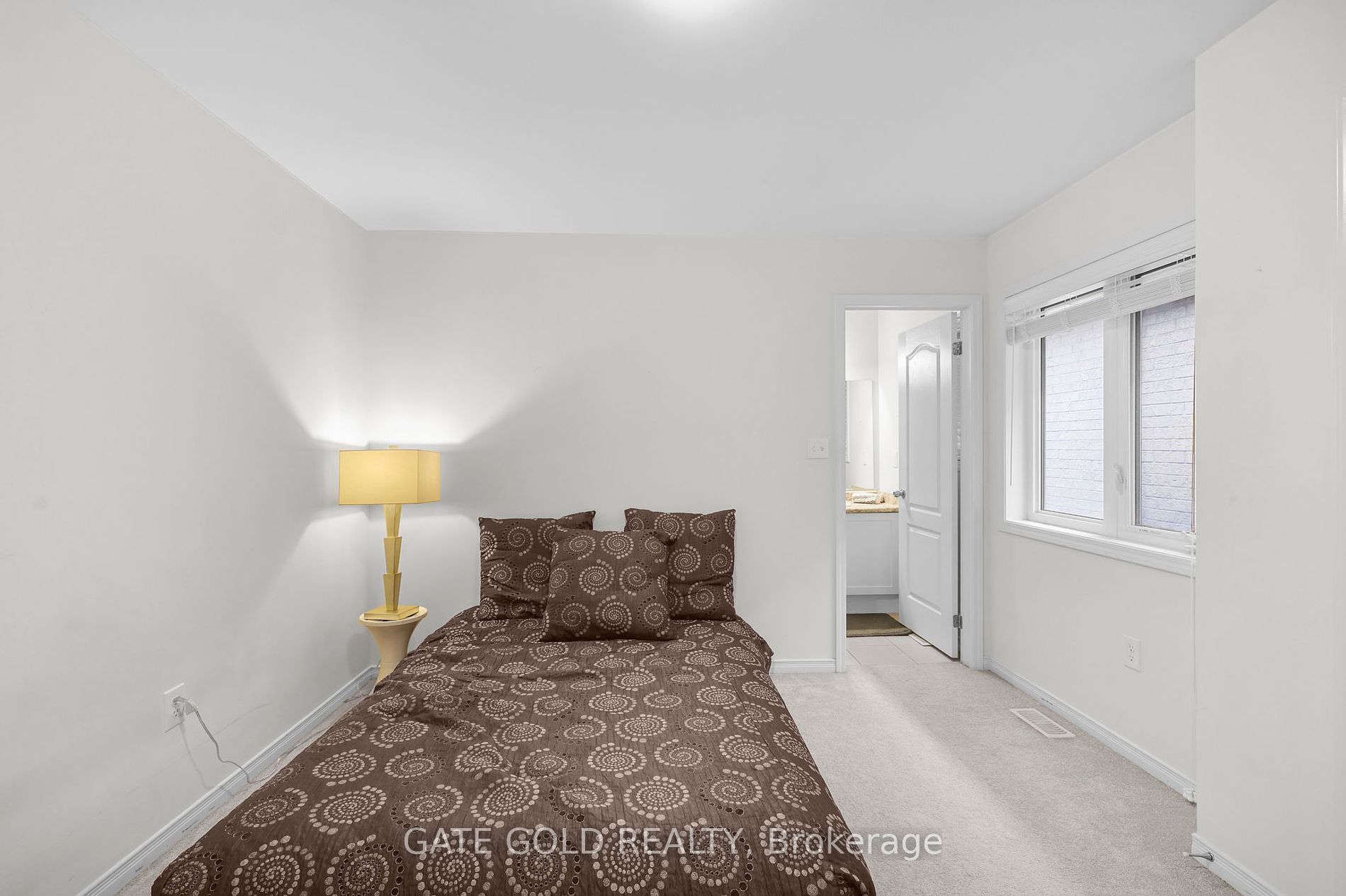2560 Bandsman Cres Property Photo 22