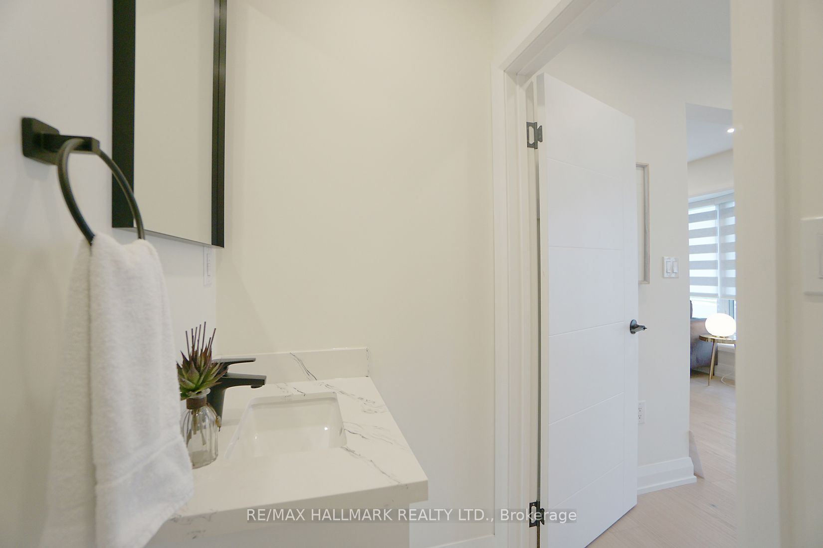 2 Clanwilliam Crt Property Photo 2