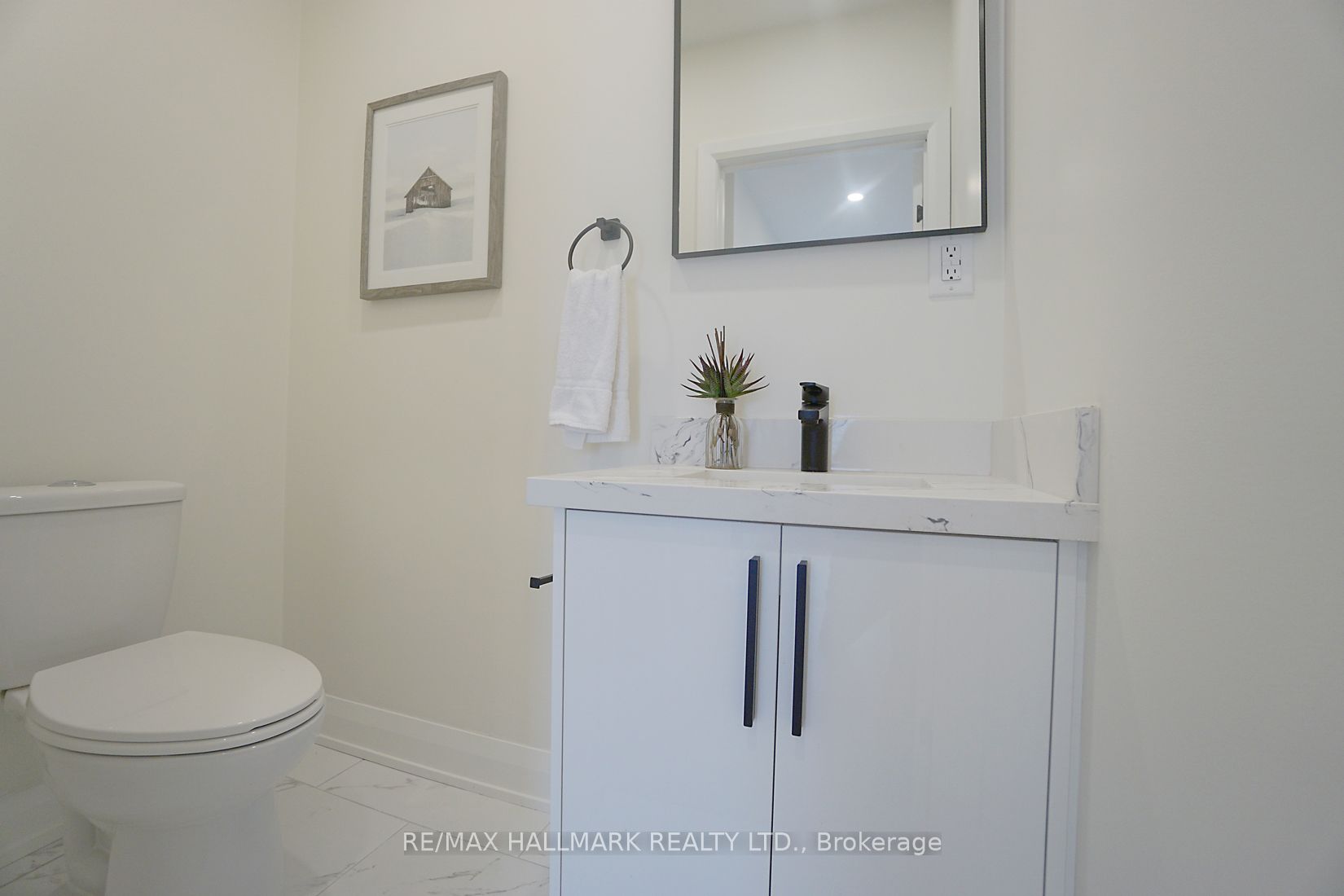 2 Clanwilliam Crt Property Photo 3