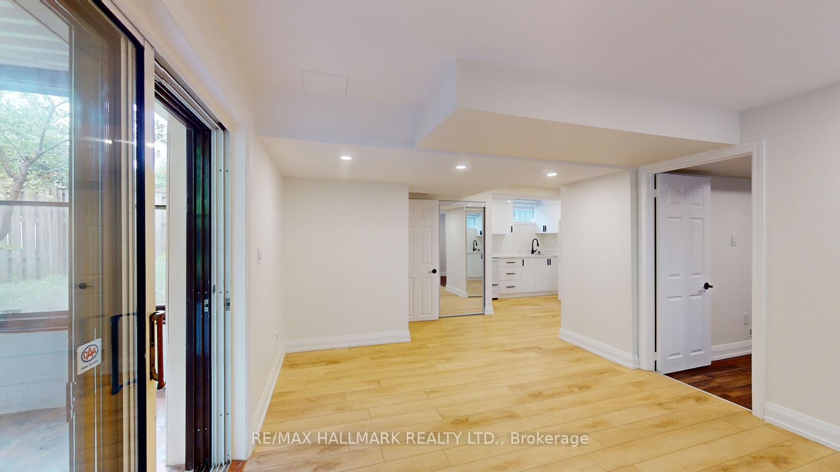 2 Clanwilliam Crt Property Photo 14