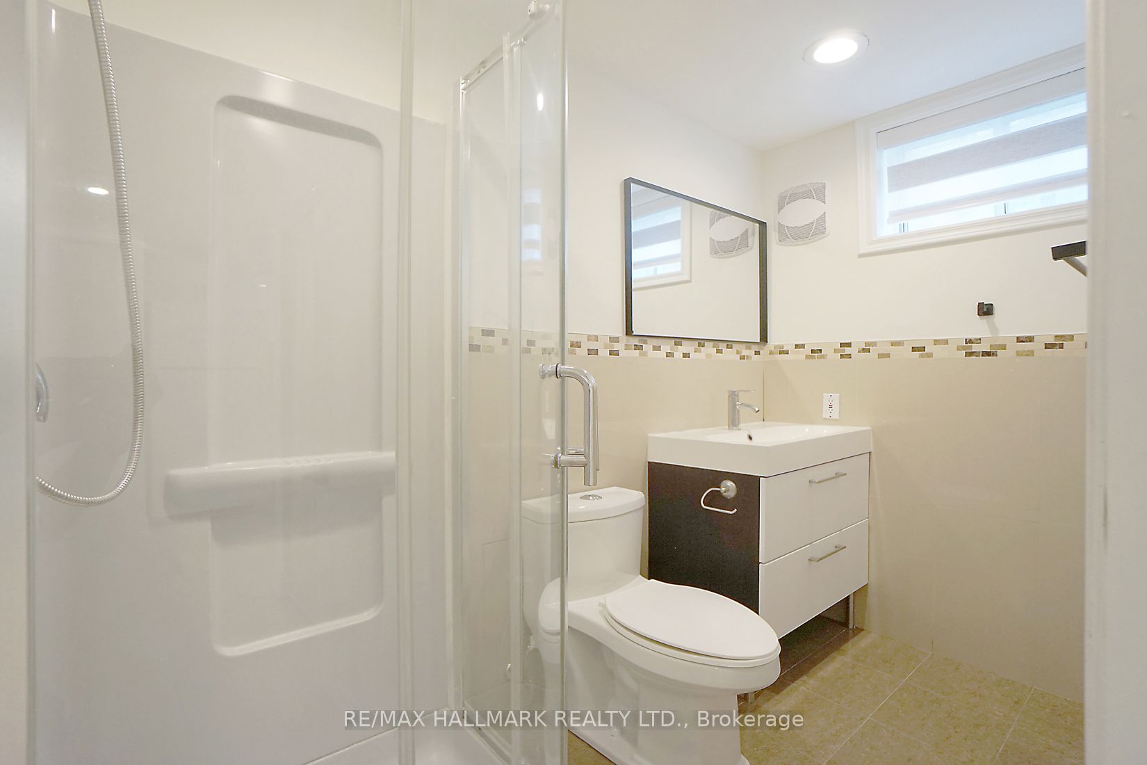 2 Clanwilliam Crt Property Photo 19