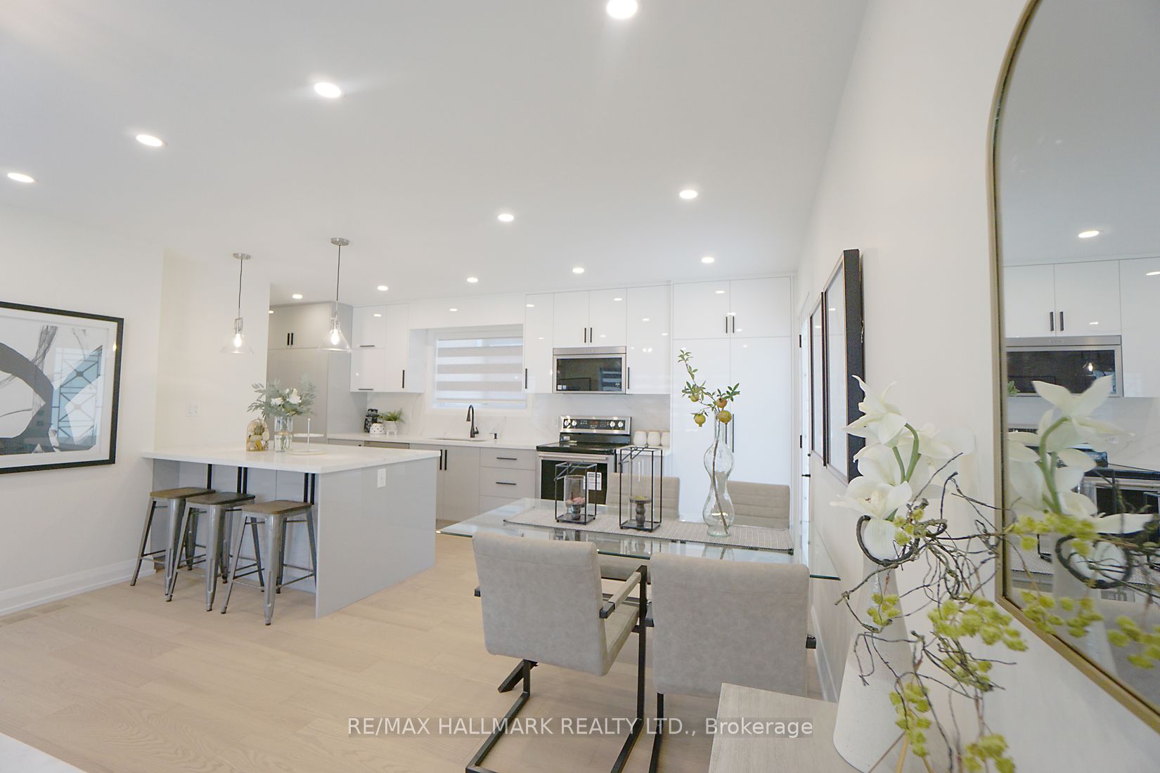 2 Clanwilliam Crt Property Photo 30