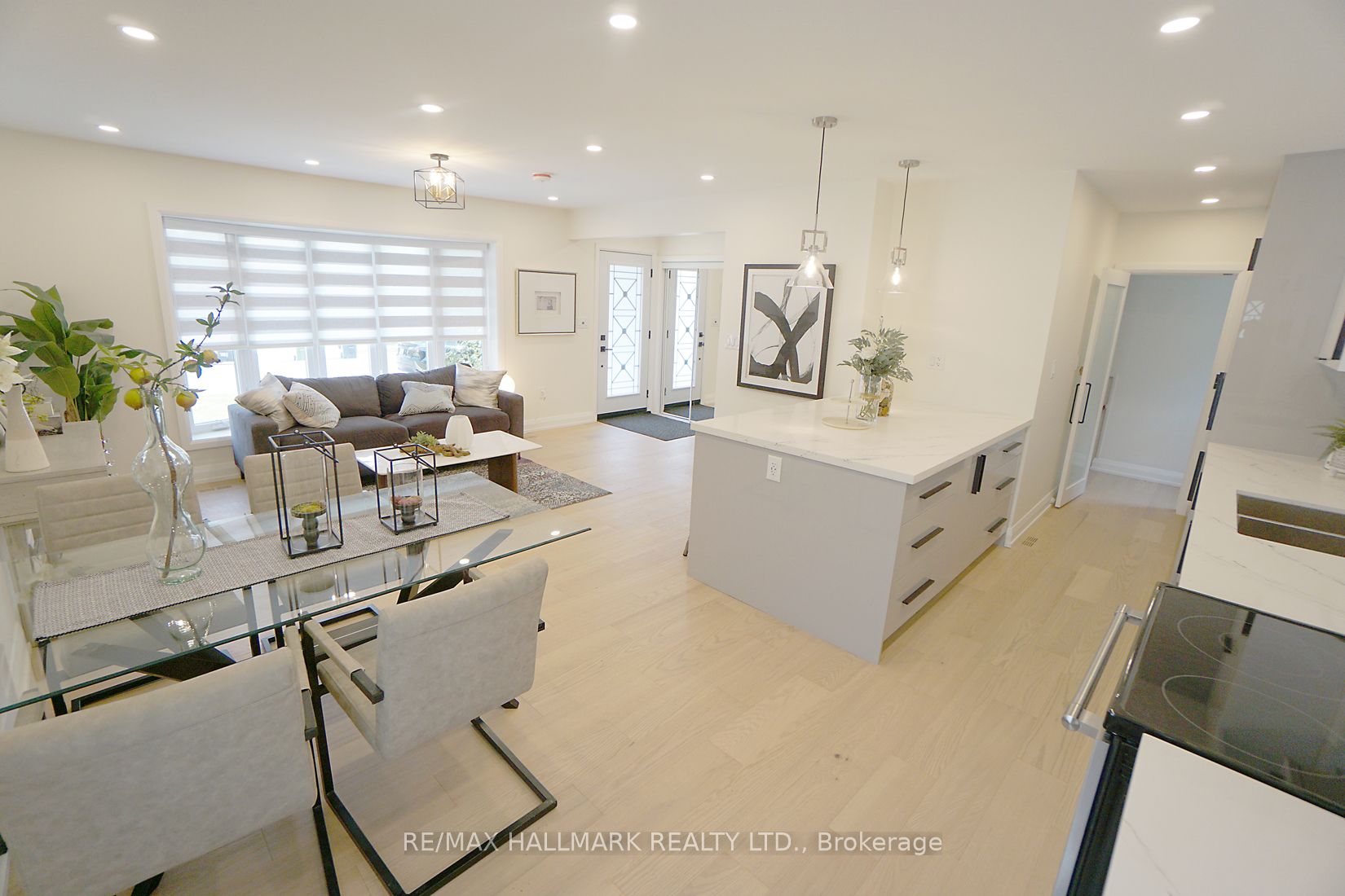 2 Clanwilliam Crt Property Photo 32