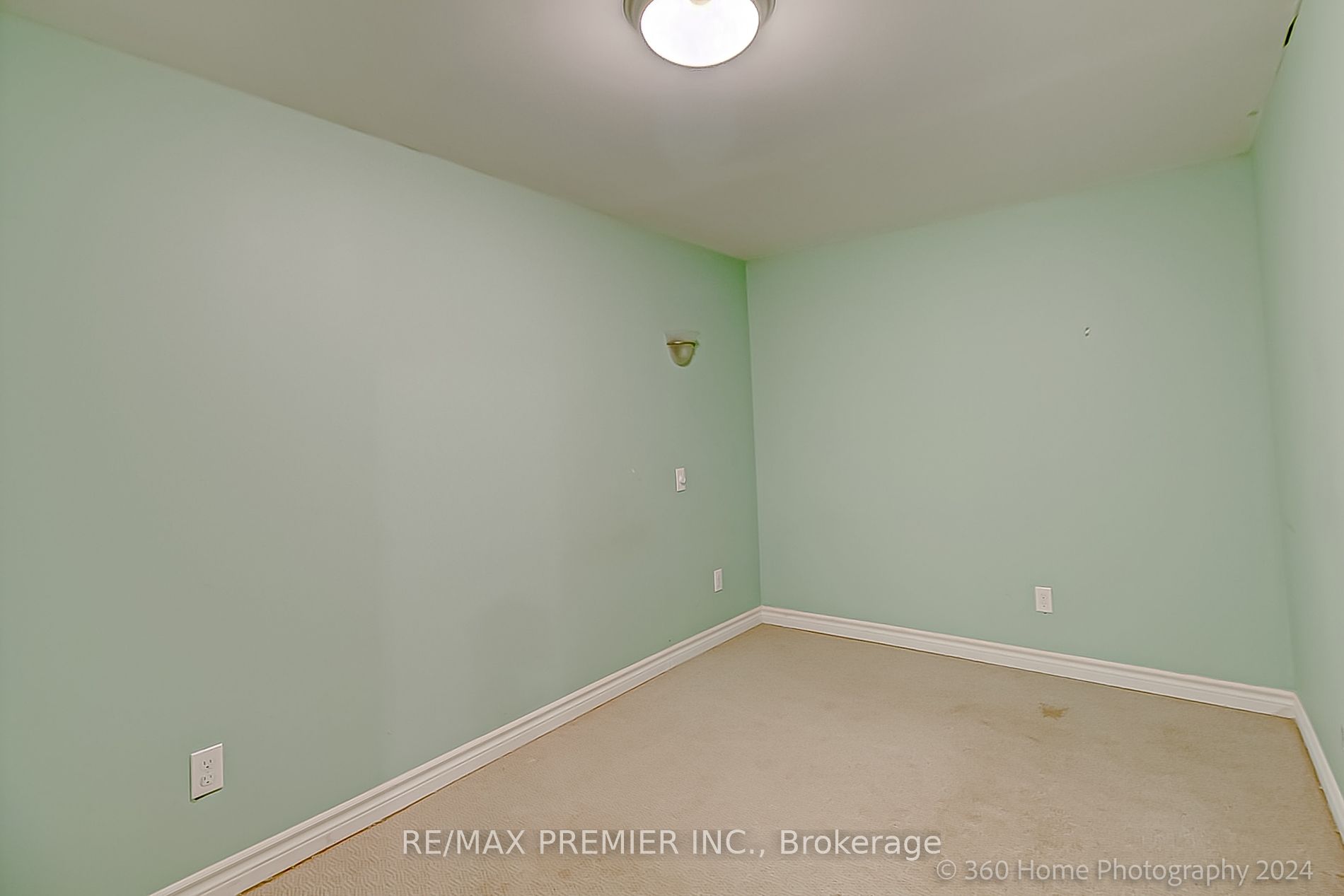 151 Clements Rd E Property Photo 11