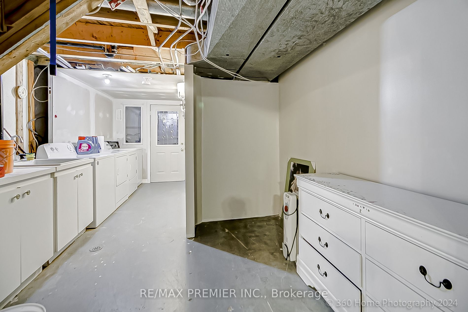 151 Clements Rd E Property Photo 17