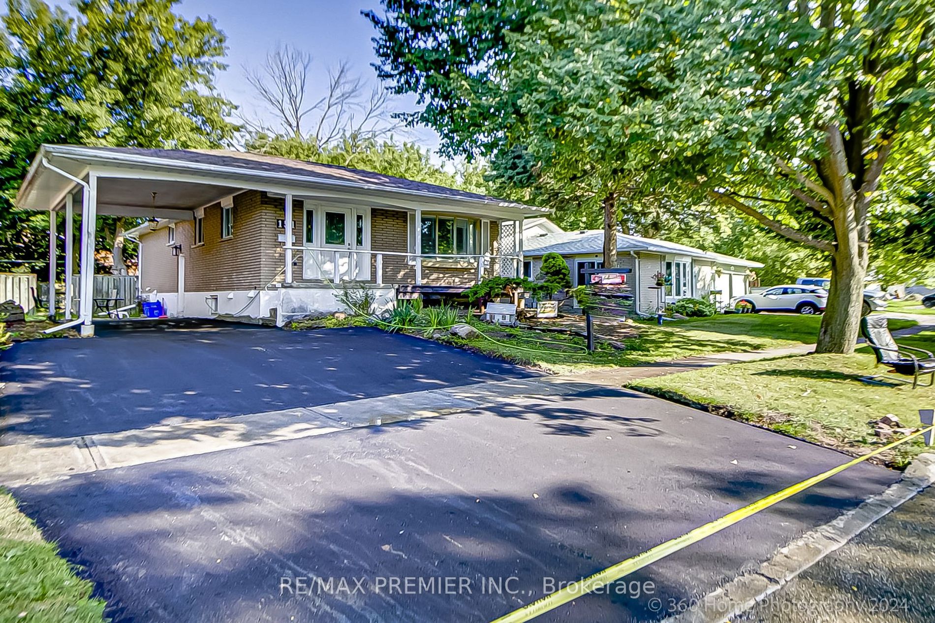 151 Clements Rd E Property Photo 21