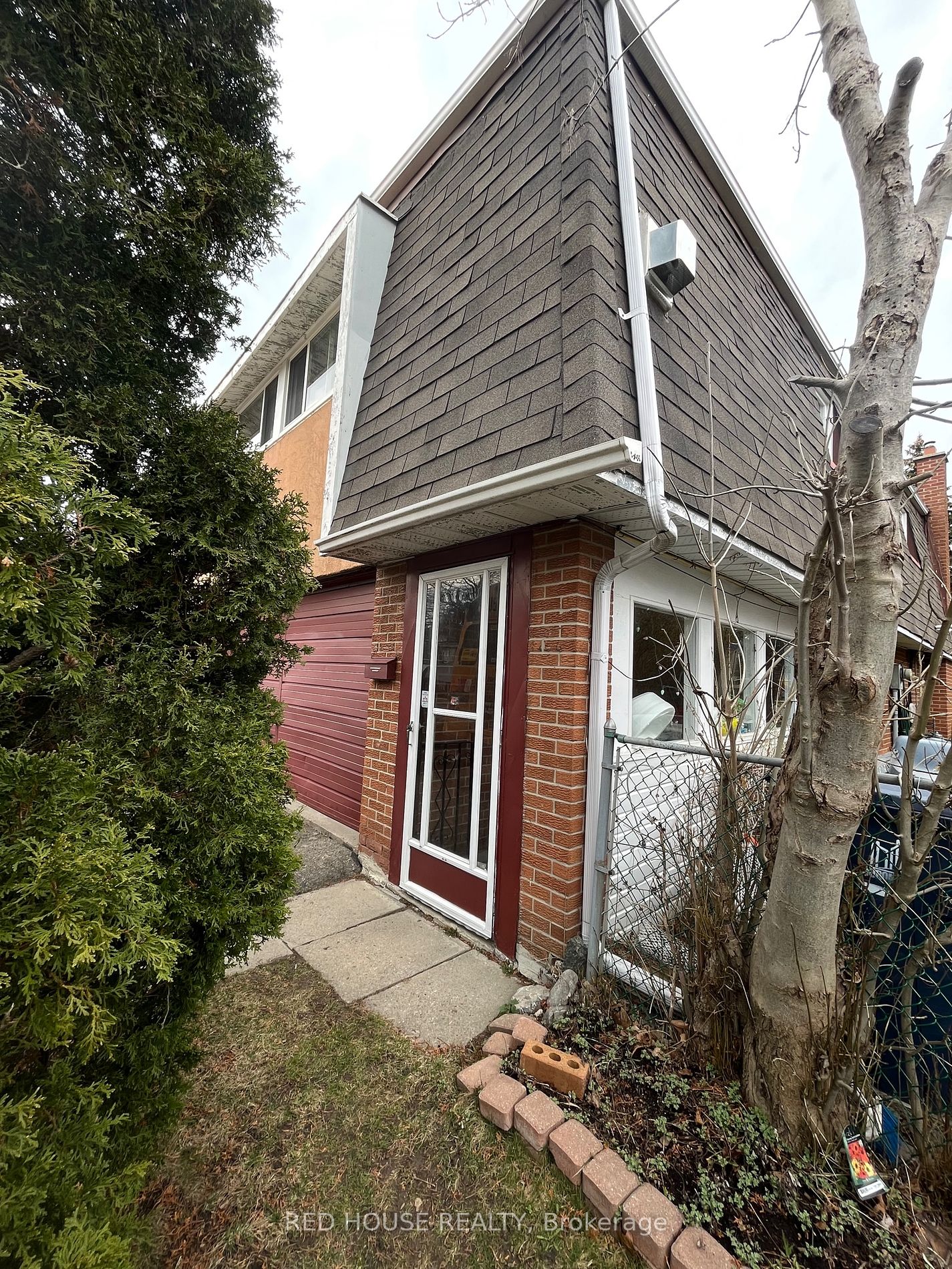 27 Heatherside Dr Property Photo 3