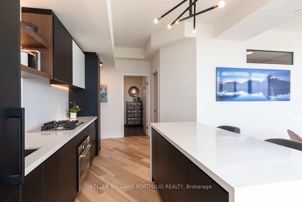 1285 Queen St E 6 Property Photo 8