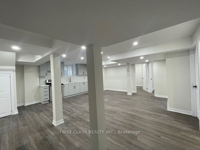 2588 Standardbred Dr Property Photo 7